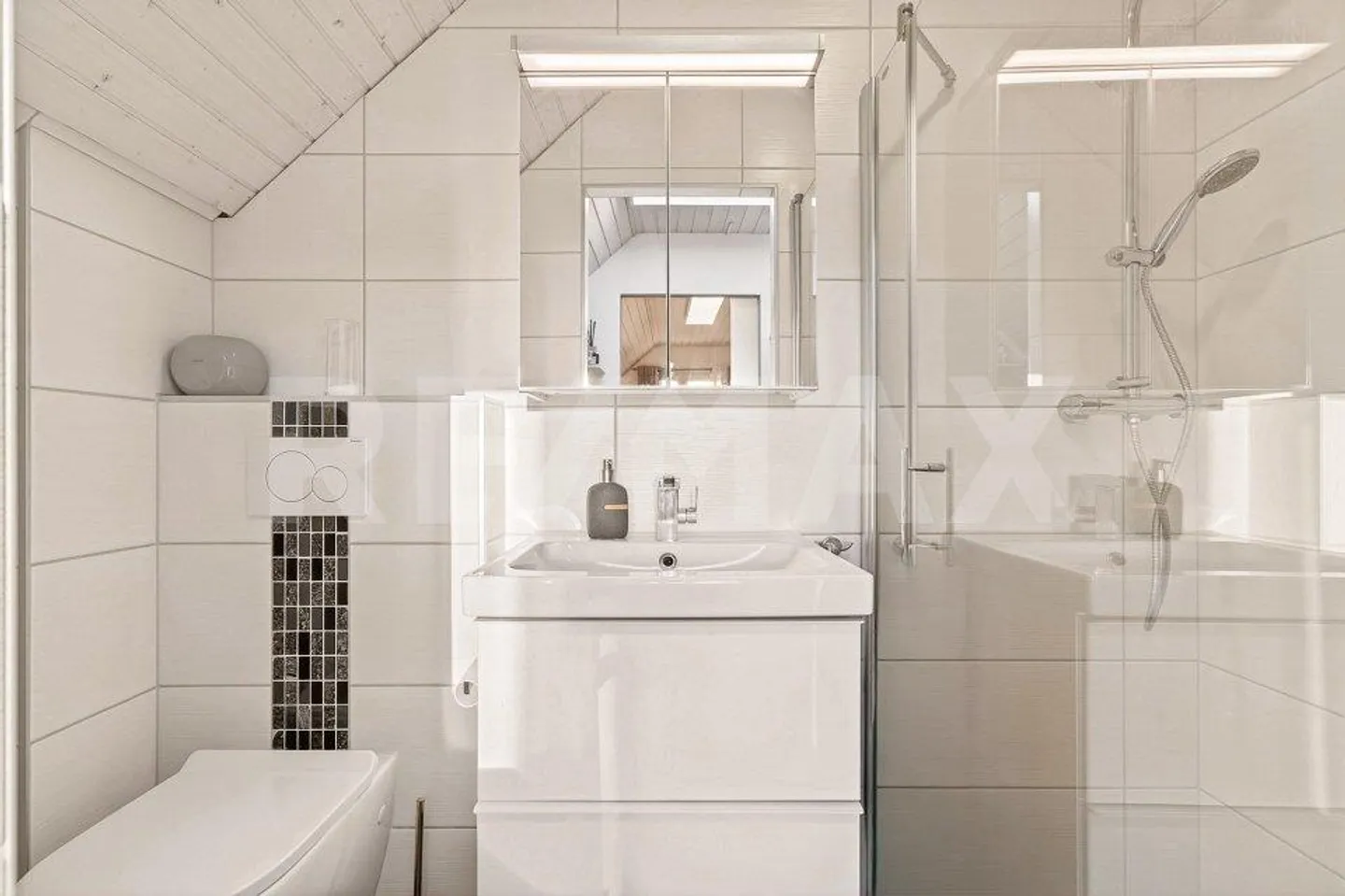 In una zona residenziale: bella villa familiare 4,5 stanze - Foto 12 di 13