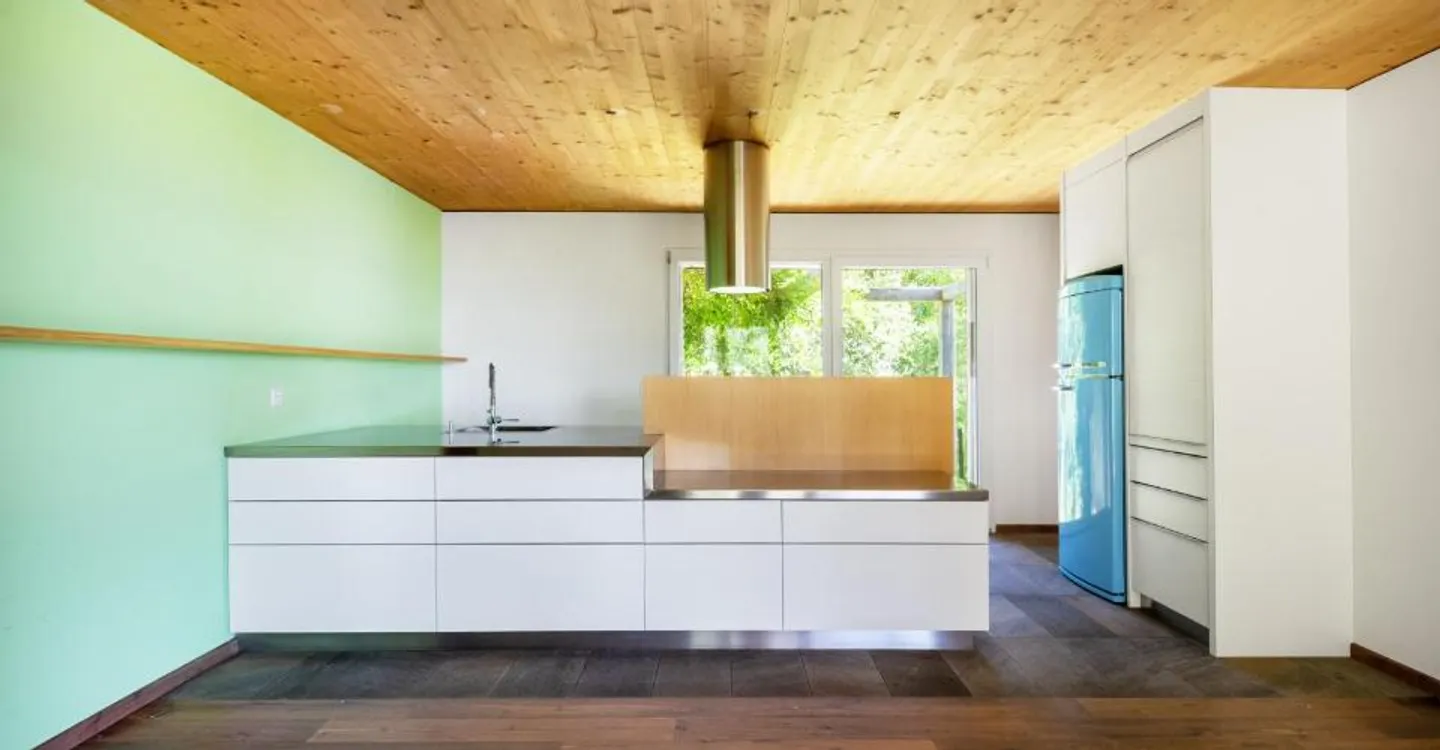 A house with sustainable design and an unparalleled view of the La... - Photo 3 of 6