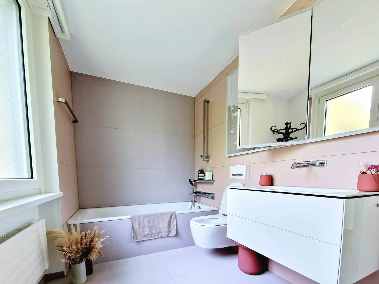 APPARTEMENT SOUS LES TOITS 4½ PIÈCES À WALLISELLEN (ZH), MEUBLÉ, TEMPORAIRE - Photo 9 sur 10