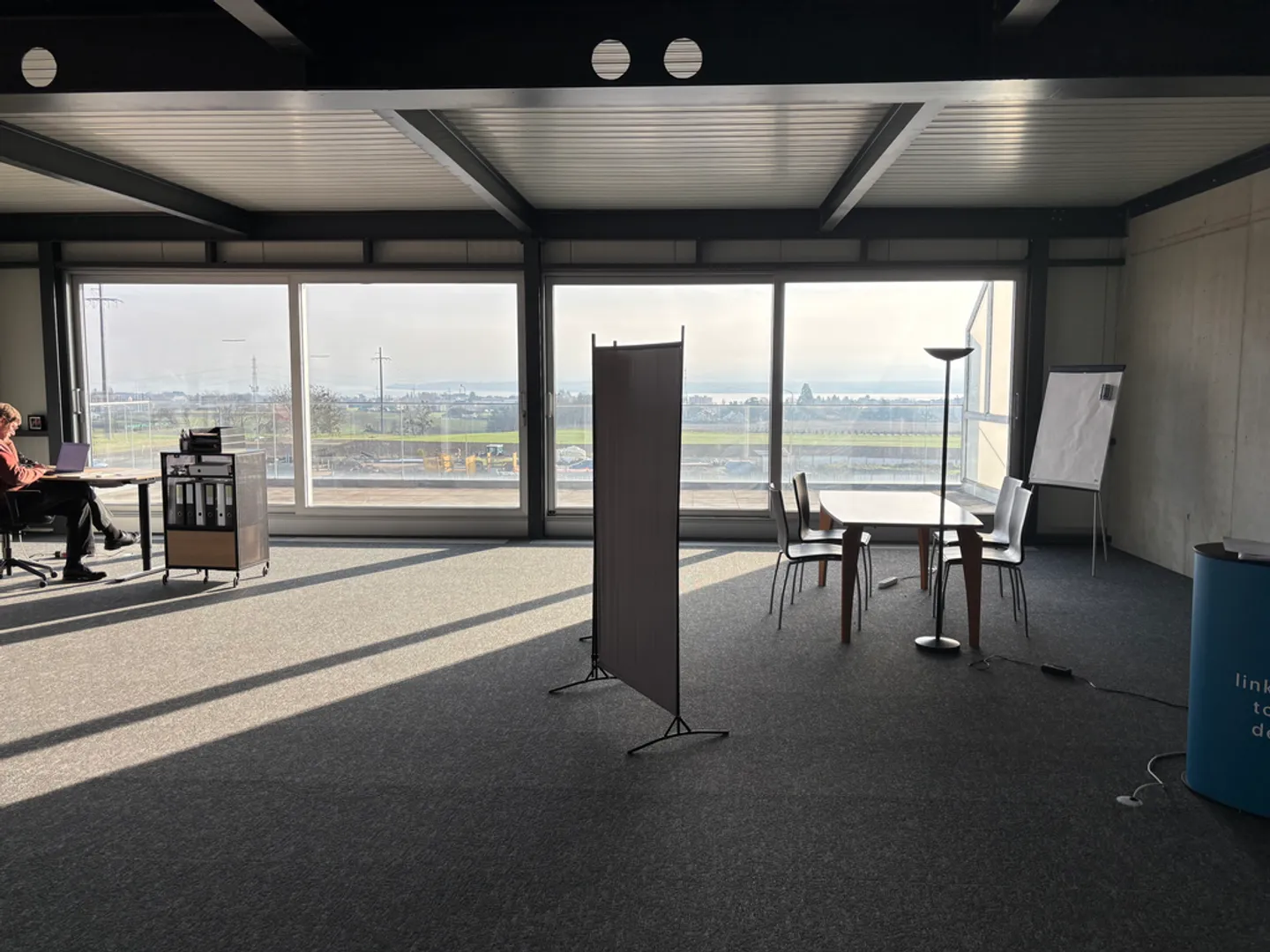 Bureau idéalement situé - Photo 1 sur 2