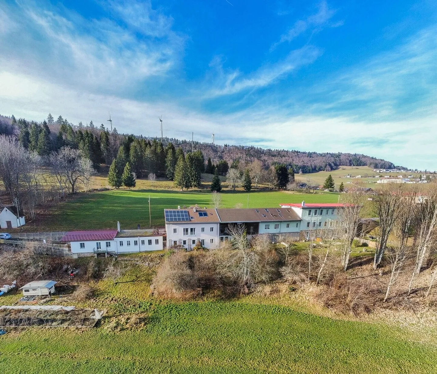 House with housing, workshops, garage, storage. Total area of 700 m2 - Photo 20 of 22