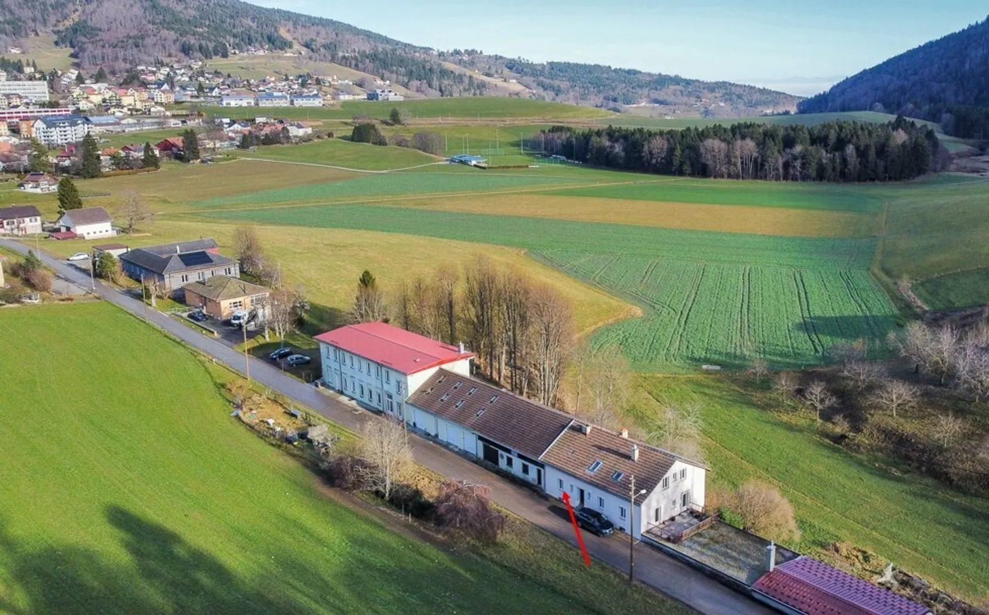 House with housing, workshops, garage, storage. Total area of 700 m2 - Photo 21 of 22