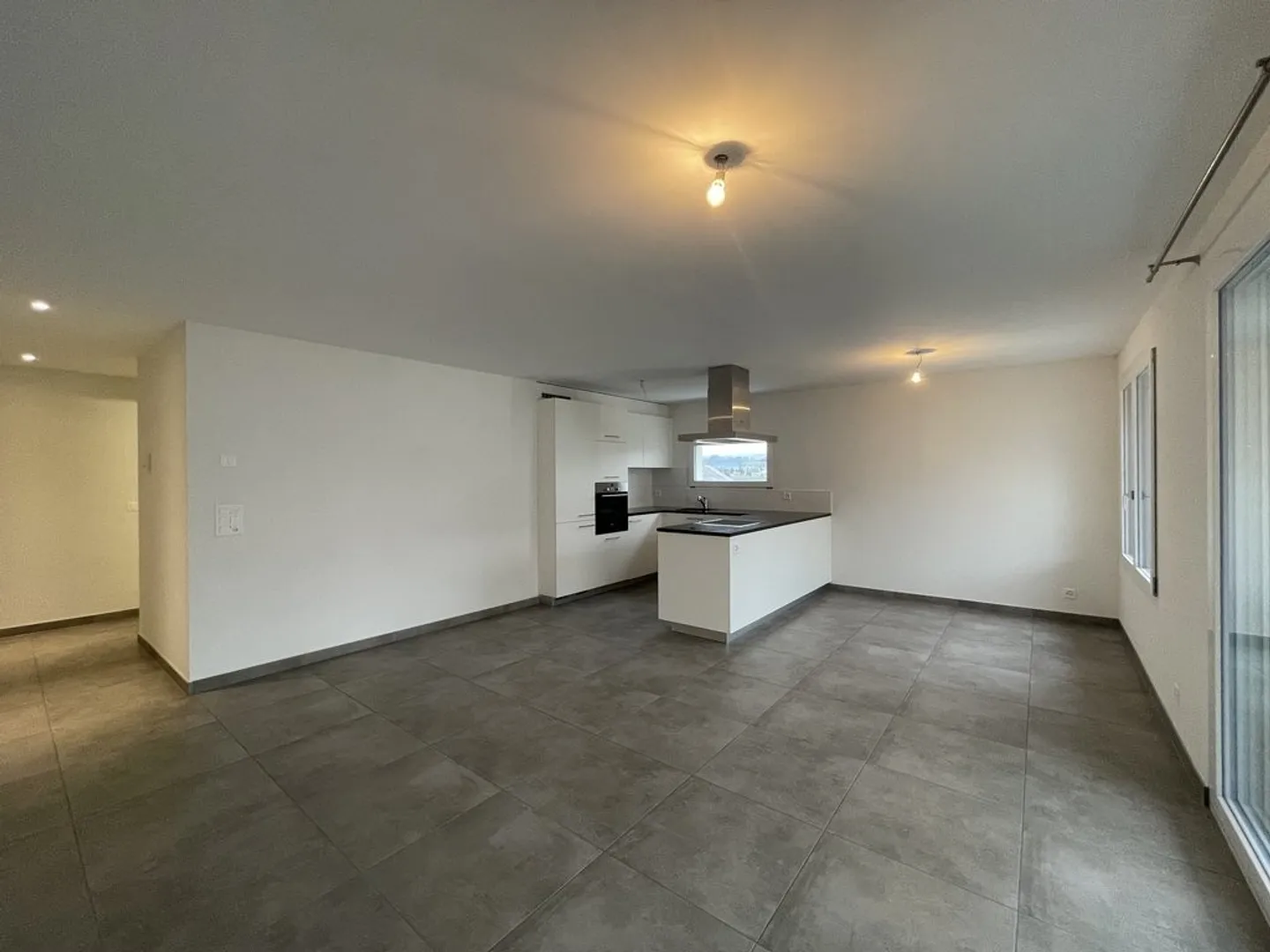 Modernes 4.5-Zimmer-Apartment - Foto 2 von 8