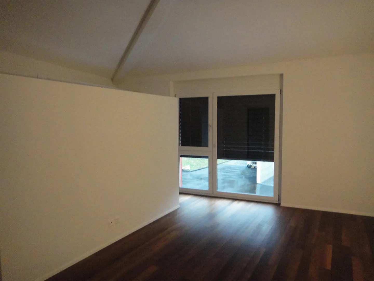 Appartement sous les toits ensoleillé avec de hauts plafonds - Photo 6 sur 13