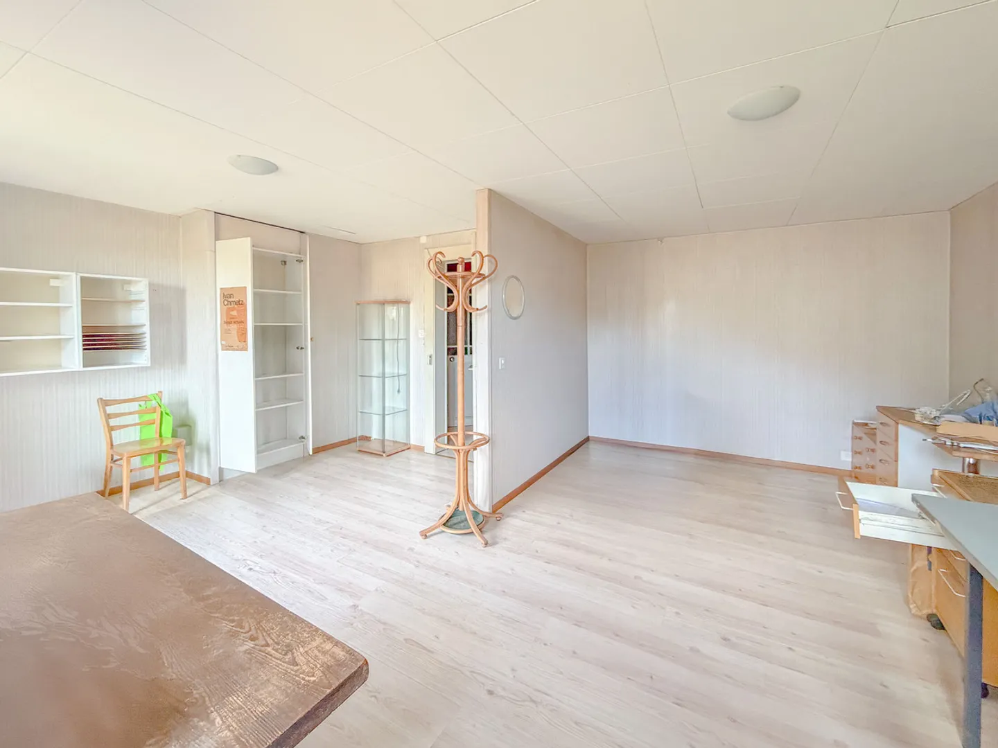 House with housing, workshops, garage, storage. Total area of 700 m2 - Photo 15 of 22