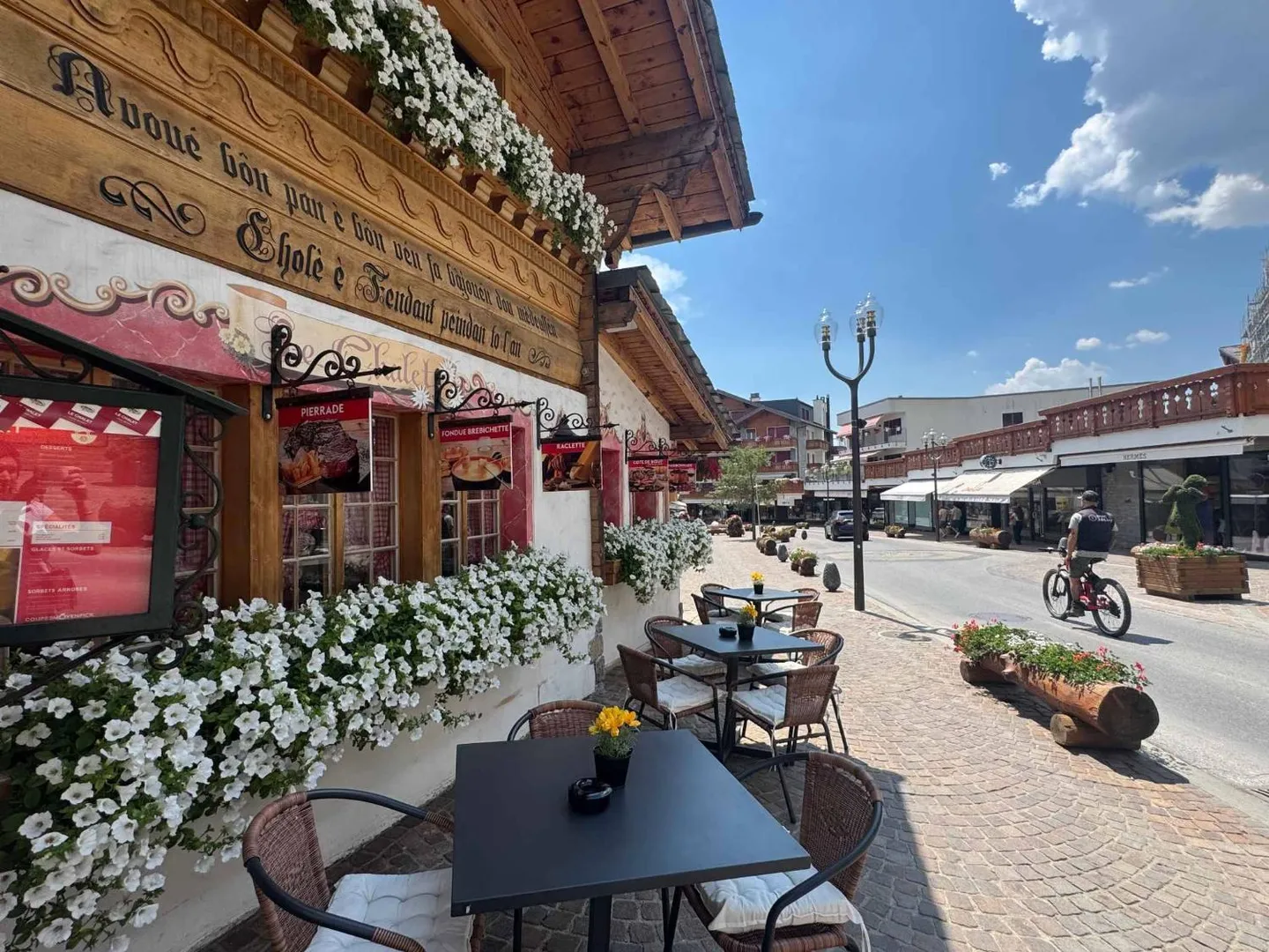 EXCLUSIF - Arcade de 167 m2 à louer à Crans-Montana - Photo 2 sur 2
