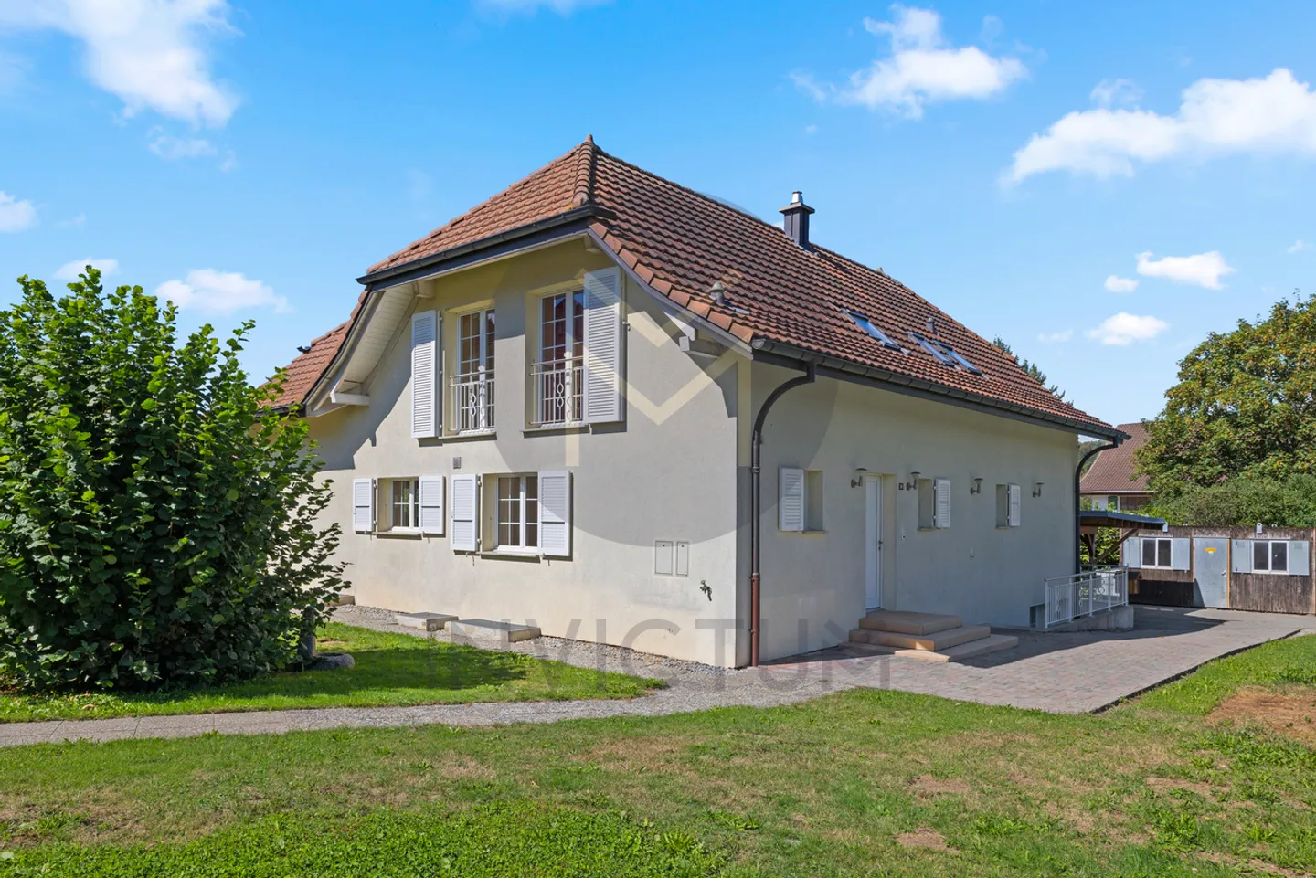 Beautiful 8-room property with independent studio in Mouret - Photo 4 of 13