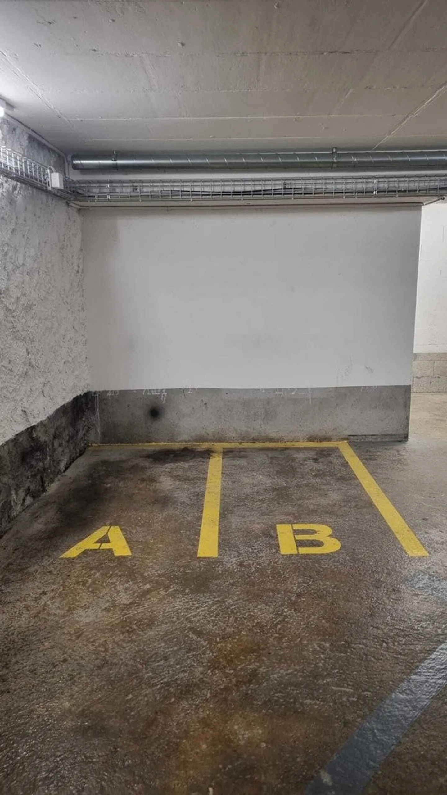 Motorradparkplatz in Genf - Foto 1 von 1