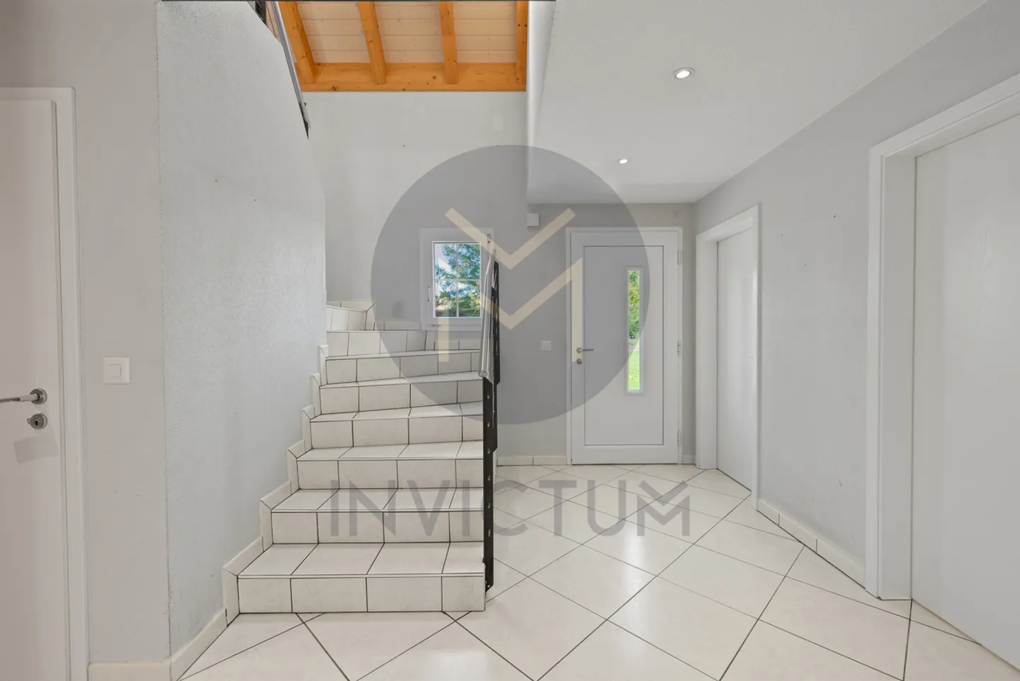 Beautiful 8-room property with independent studio in Mouret - Photo 5 of 13
