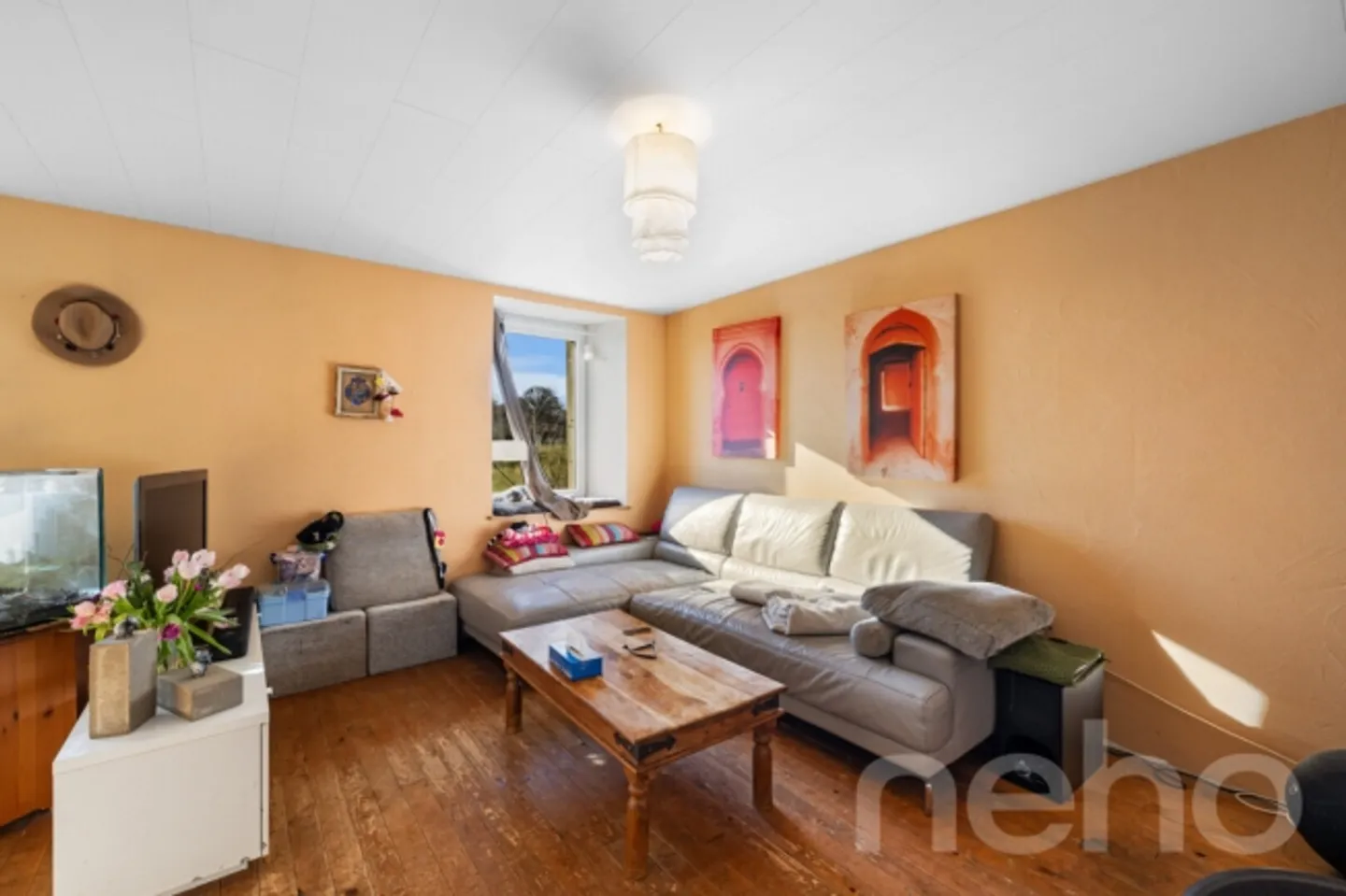 House with character and separate living space in Chavannes-le-Chêne - Photo 10 of 13