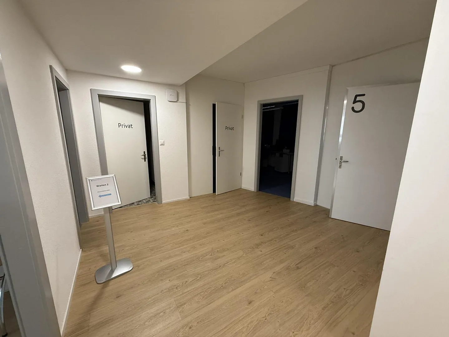 Grosszügiges Büro an zentraler Lage in Schaffhausen - Foto 3 von 3