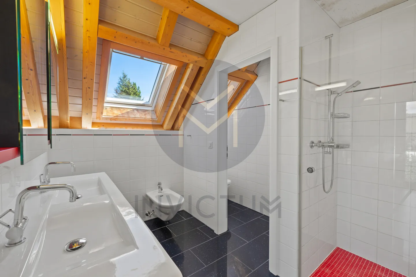 Beautiful 8-room property with independent studio in Mouret - Photo 11 of 13
