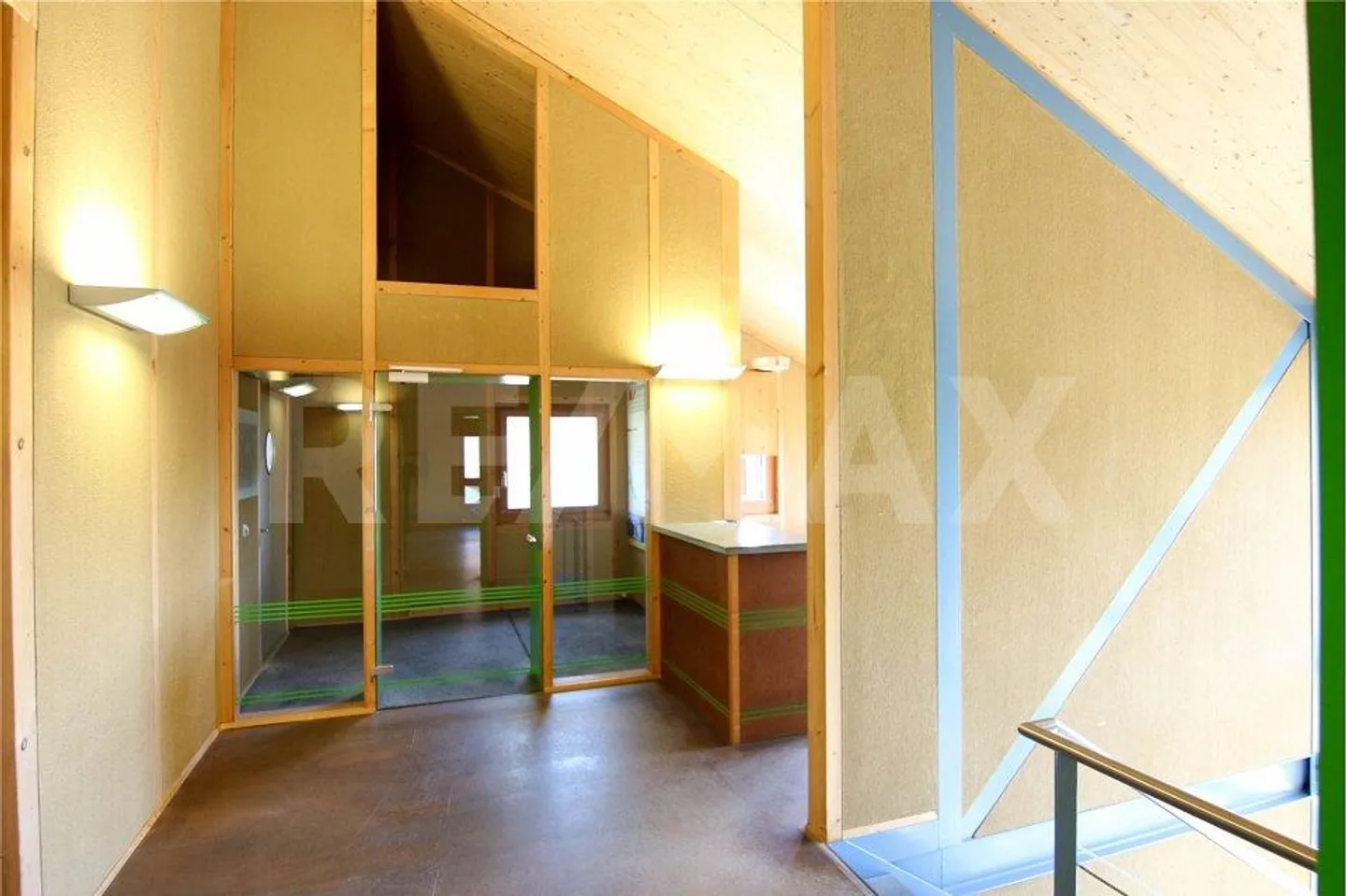 Bürogebäude mit möglicher Umnutzung zum Erstwohnsitz - Foto 7 von 13