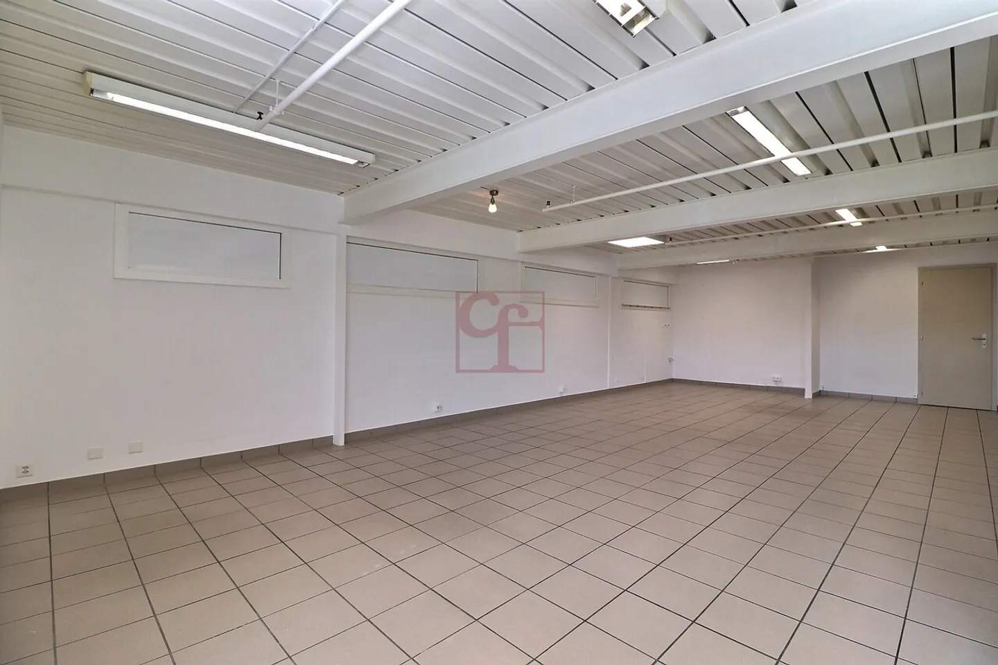 Local sports or care room for rent - Photo 4 of 9