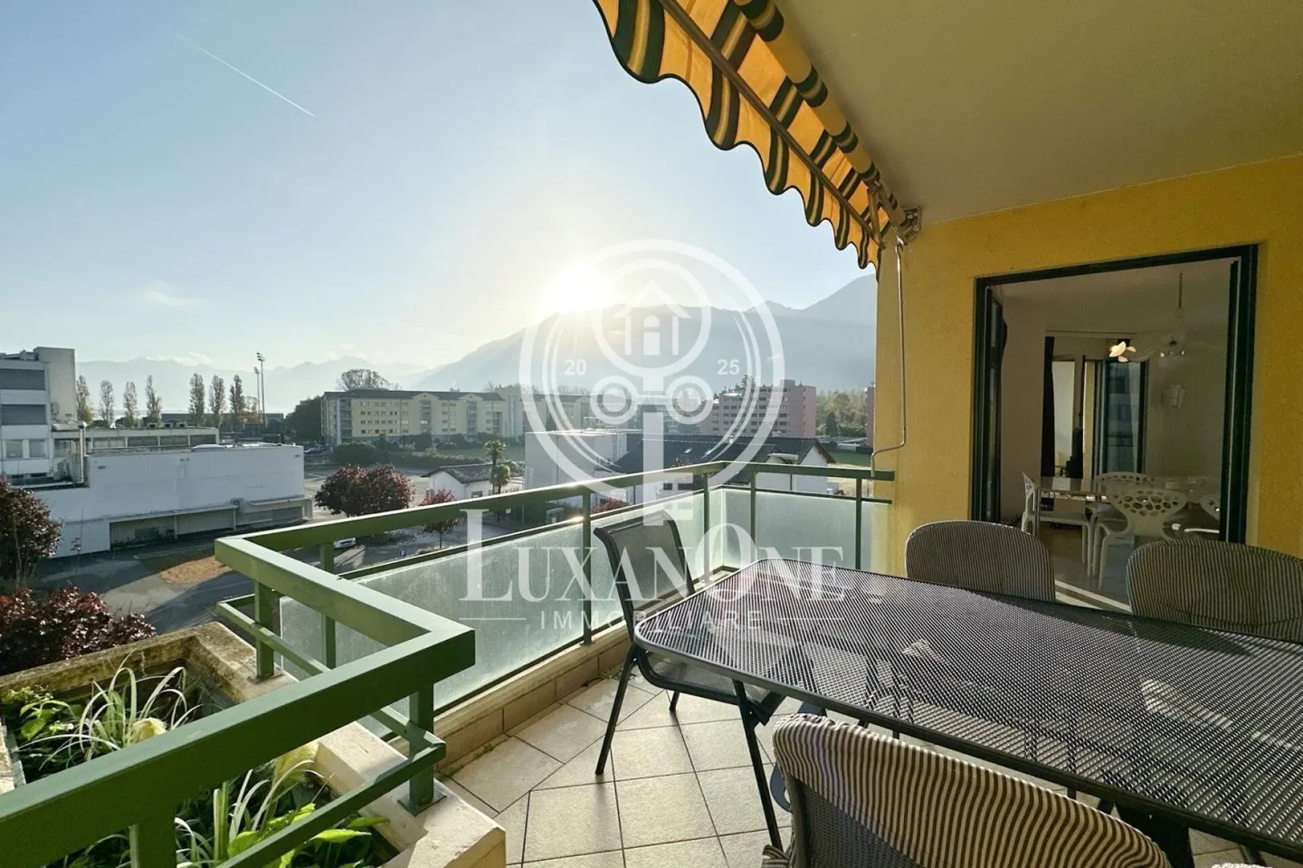 Beautiful 3.5-room apartment in the Residenza Robinia - central, sunny, furnished - Photo 2 of 11