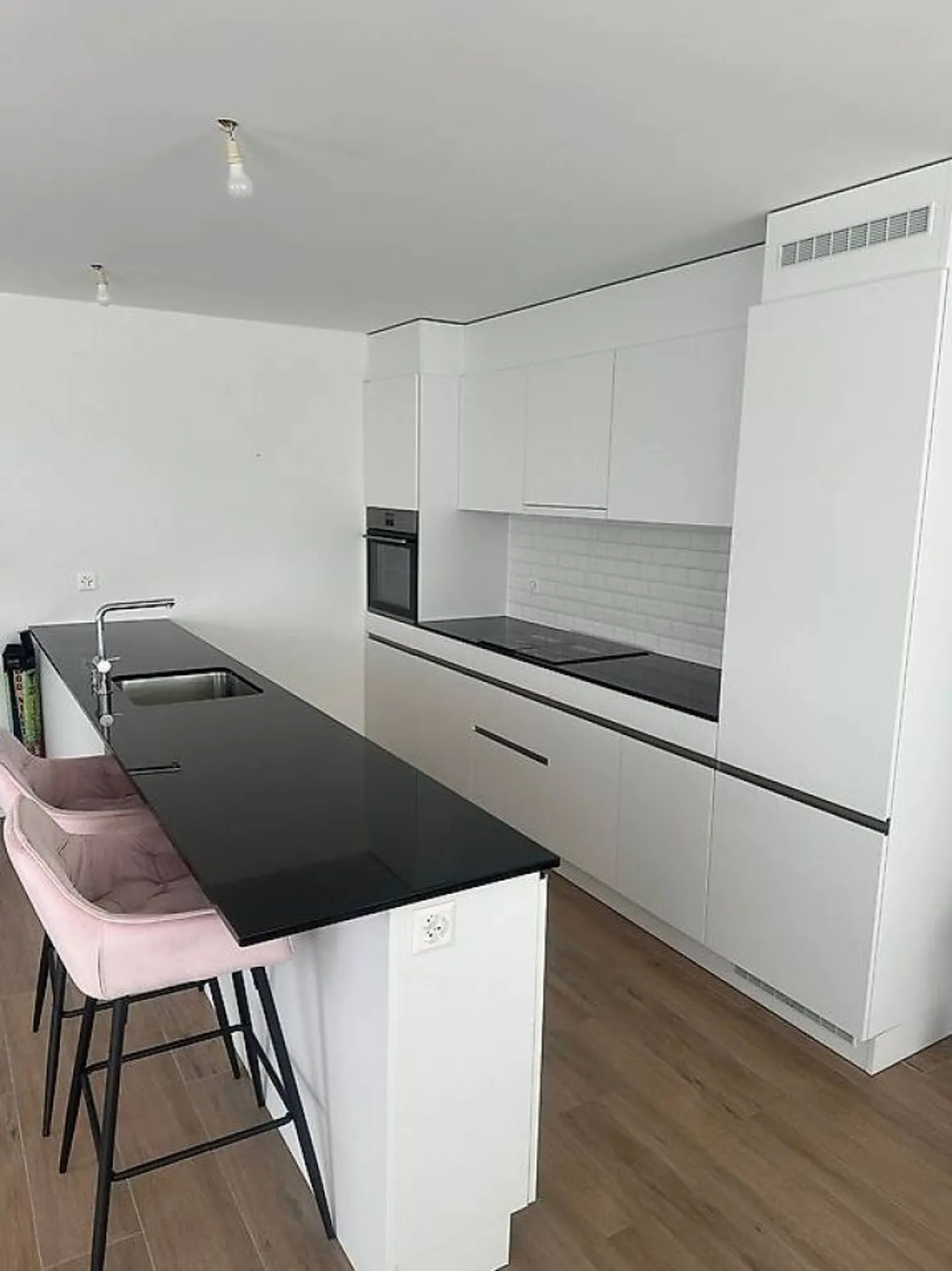 Bel appartement en attique de 3,5 pièces à Givisiez - Photo 3 sur 4