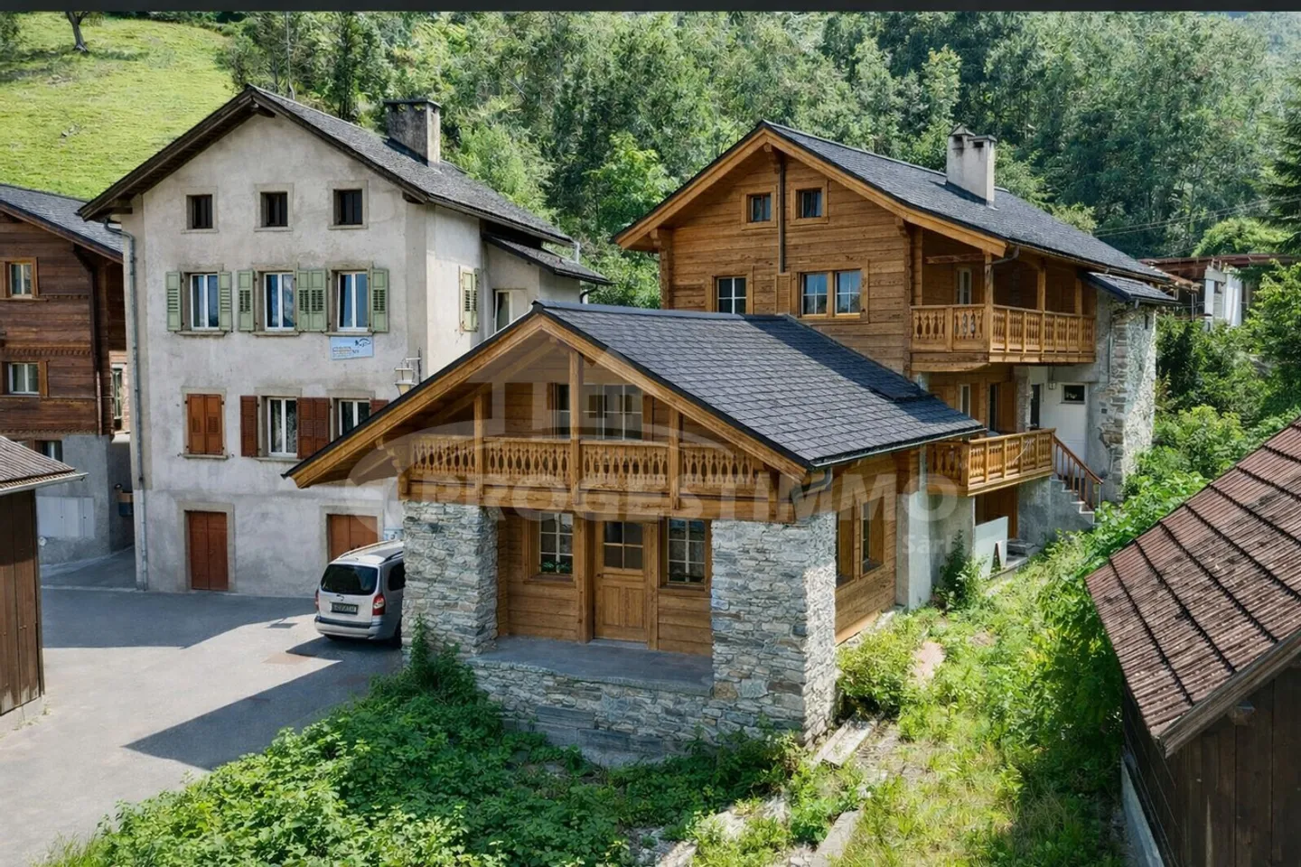 Chalet con potenziale di sviluppo - Foto 2 di 7