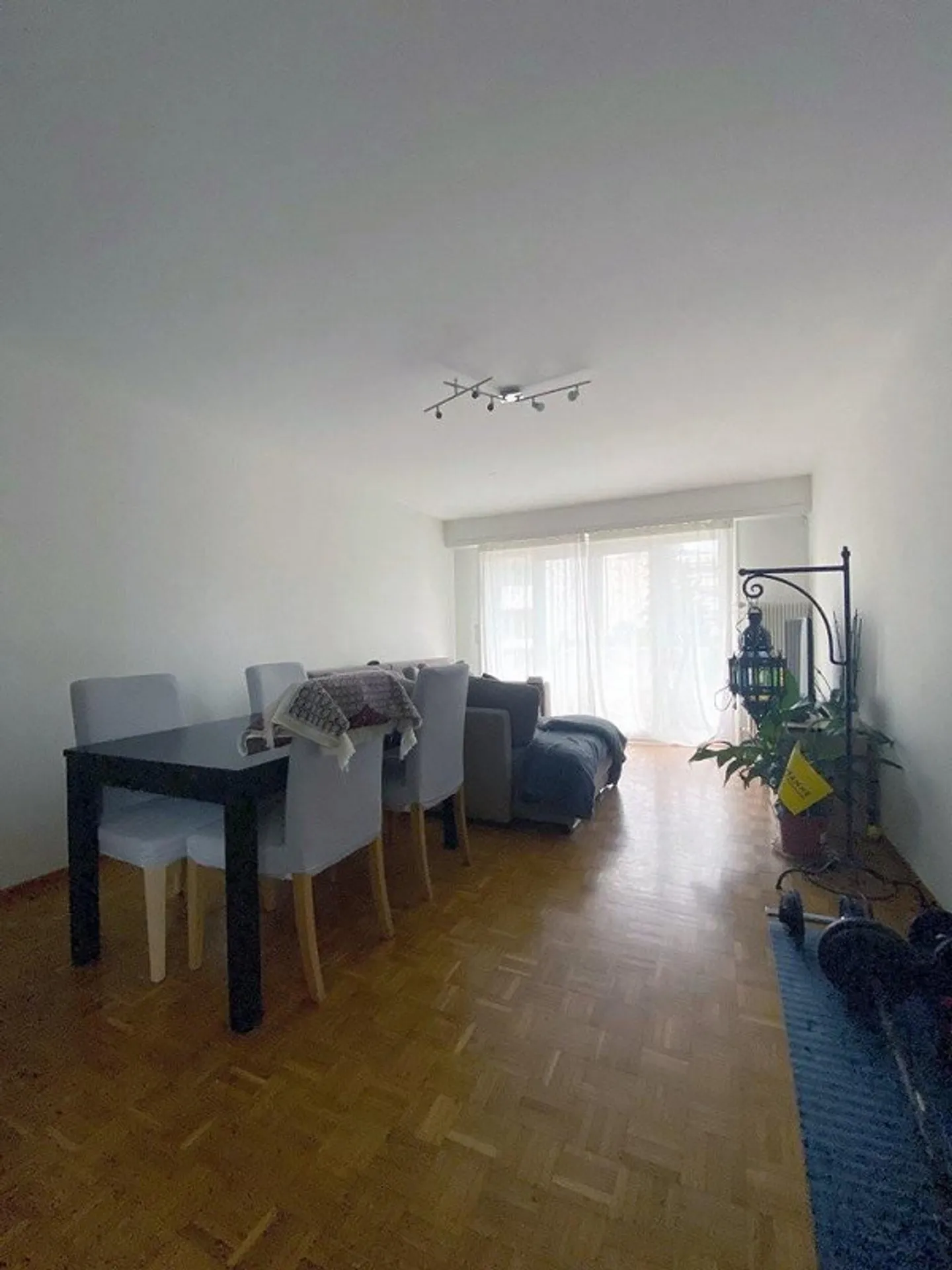 Spacious apartment for rent - Photo 2 of 5