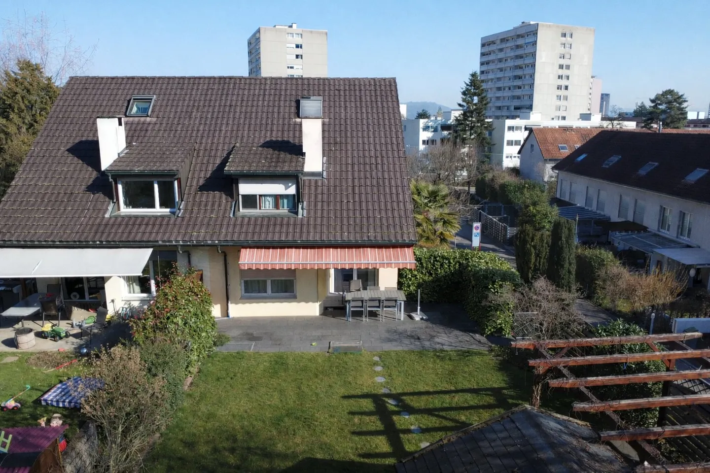 Charming single-family house with garden in a quiet location in Pratteln - Photo 2 of 17