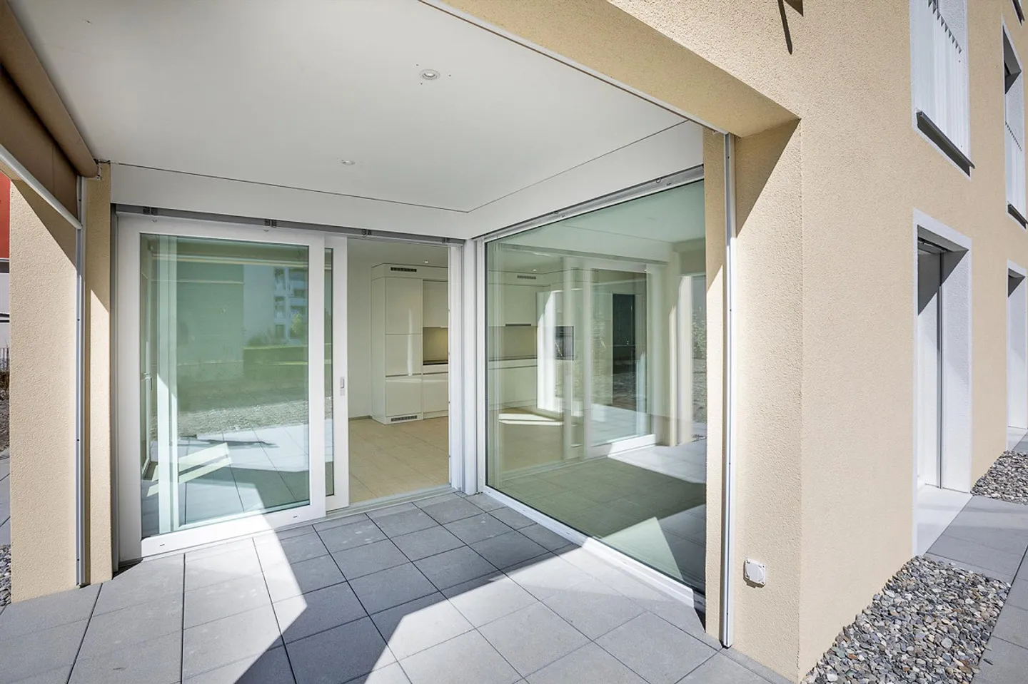 Modernes Apartment mit Garten - Foto 4 von 11