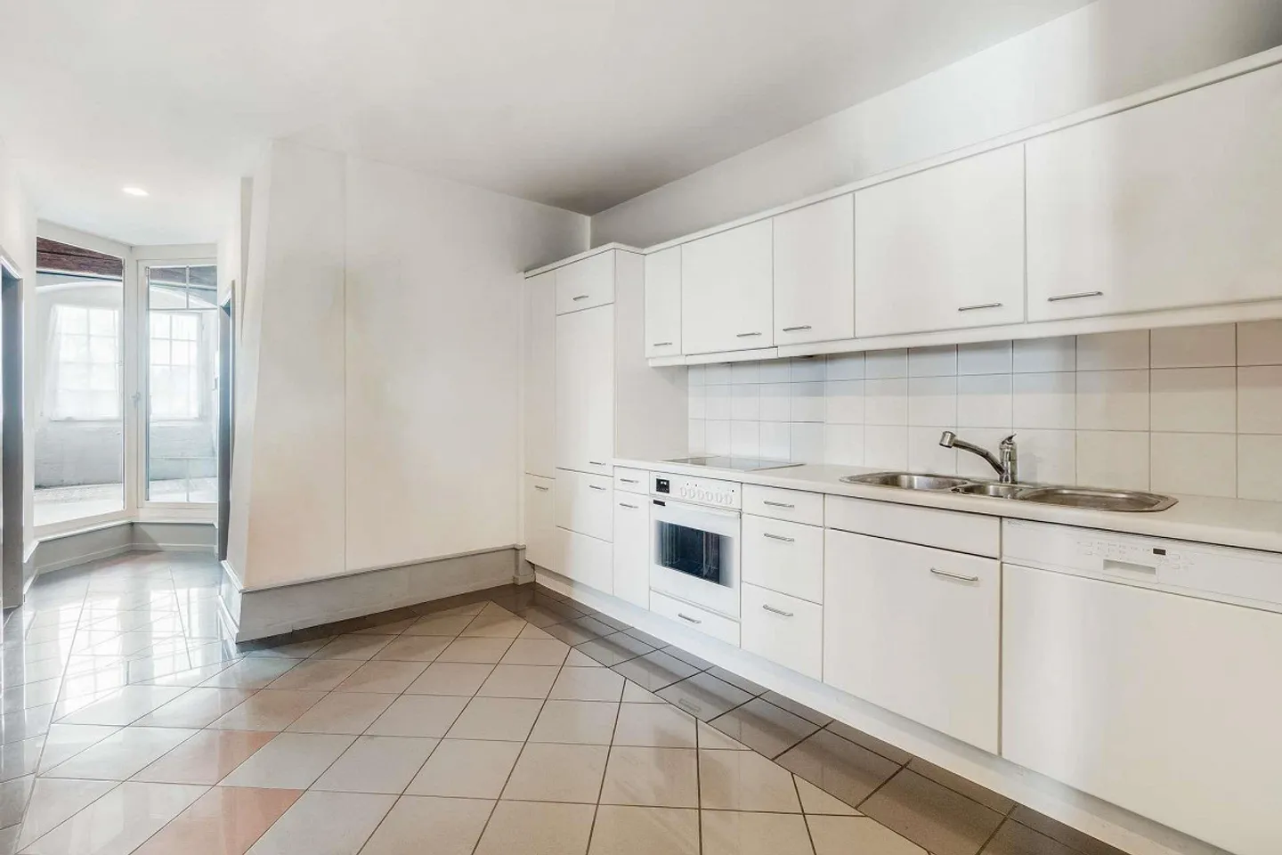 Unique 3.5-room penthouse in Trüllikon - Photo 2 of 8