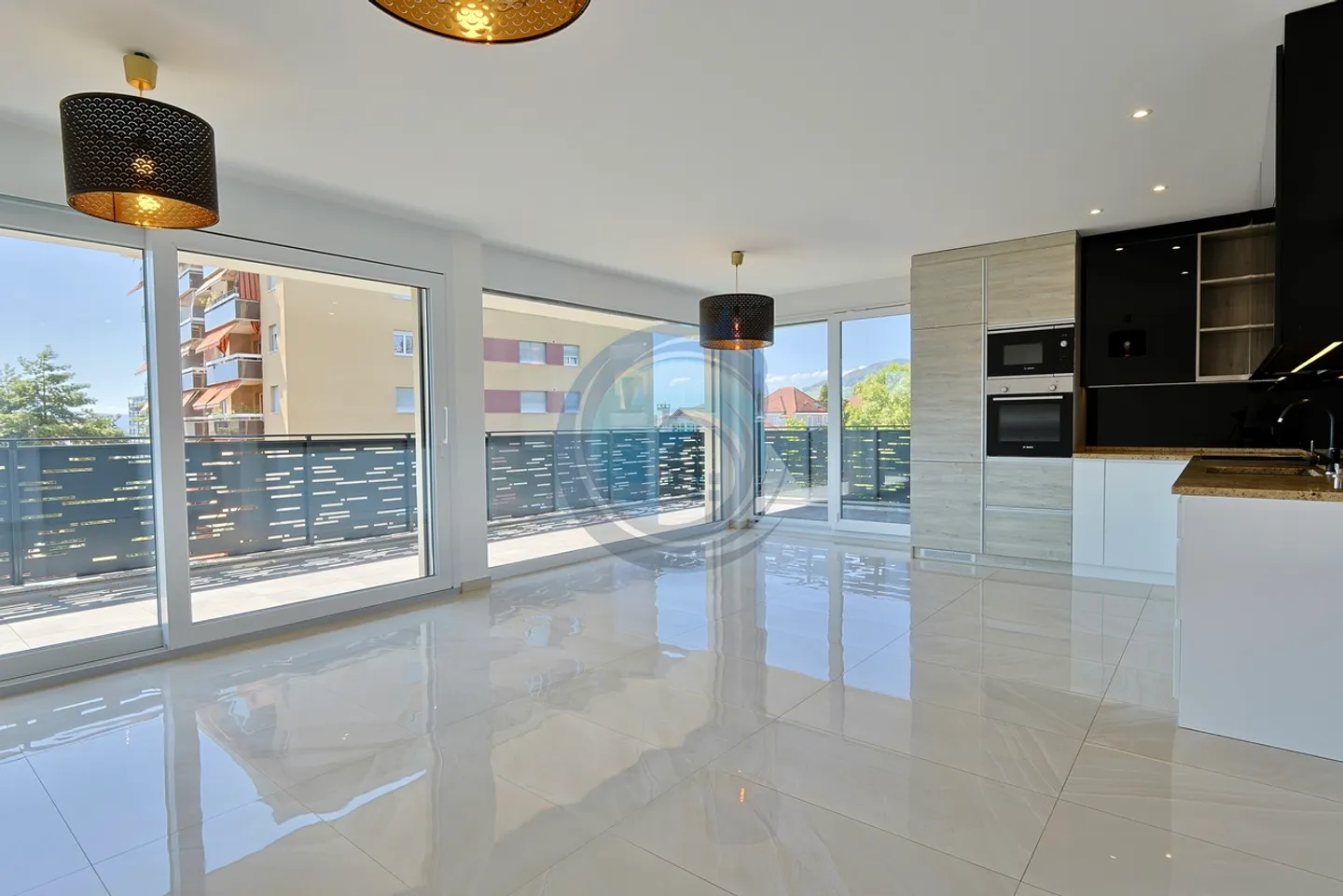 Appartement de Luxe avec Balcons - Photo 1 sur 16