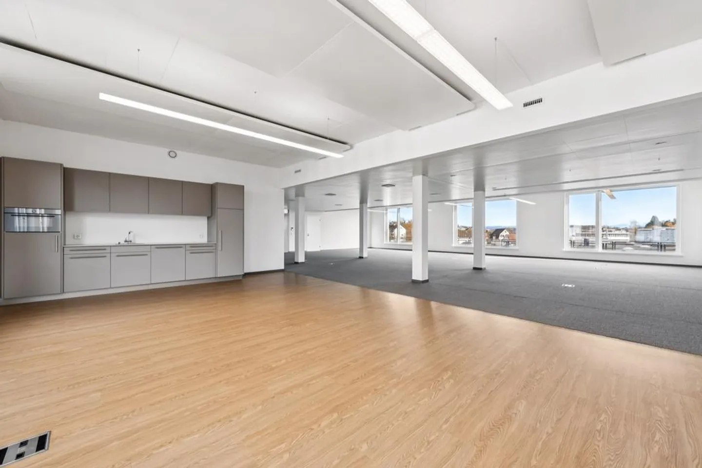 Spazio ufficio attraente in una posizione centrale nell'area Richti - Foto 4 di 11