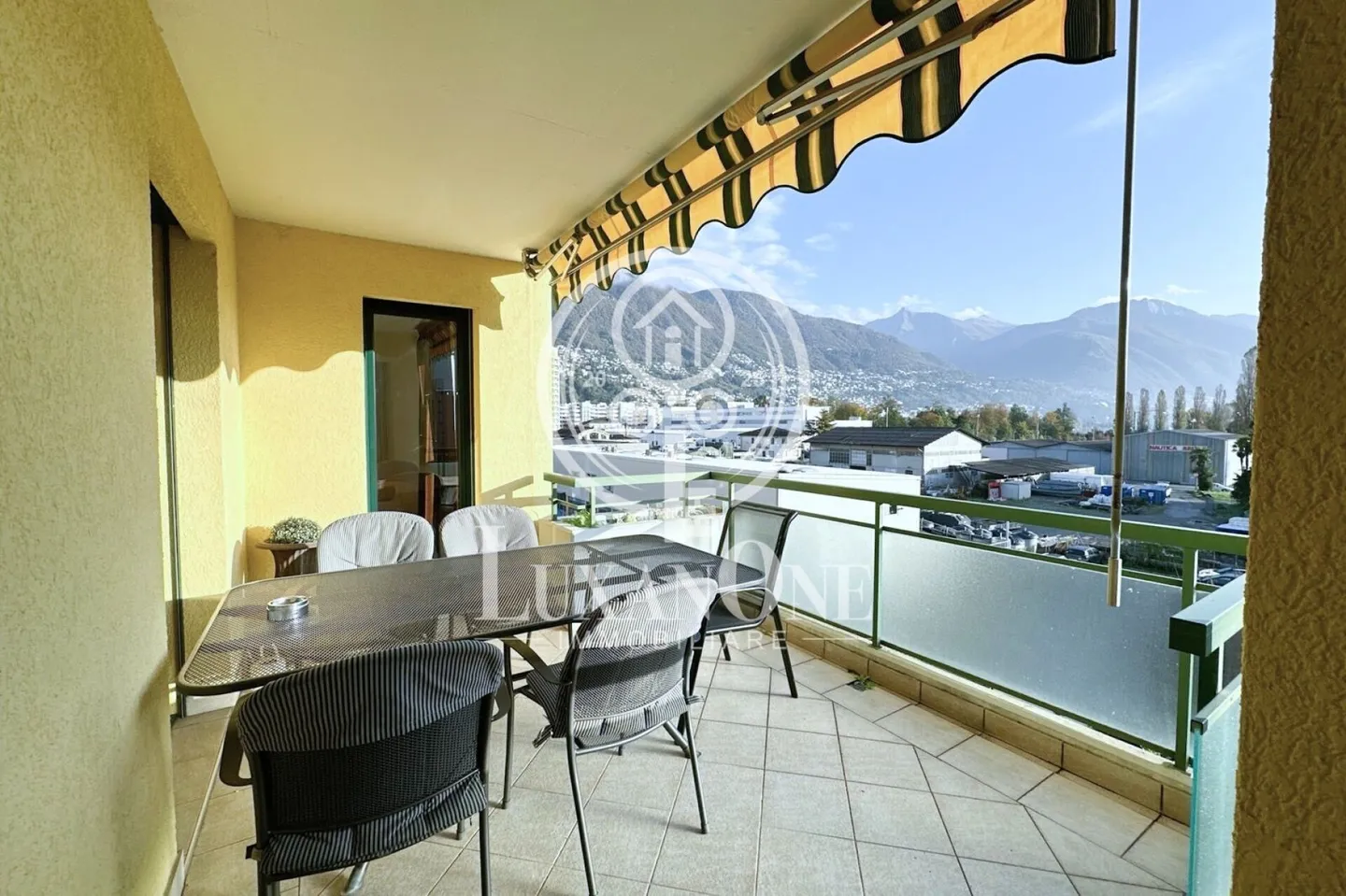 Beautiful 3.5-room apartment in the Residenza Robinia - central, sunny, furnished - Photo 4 of 11