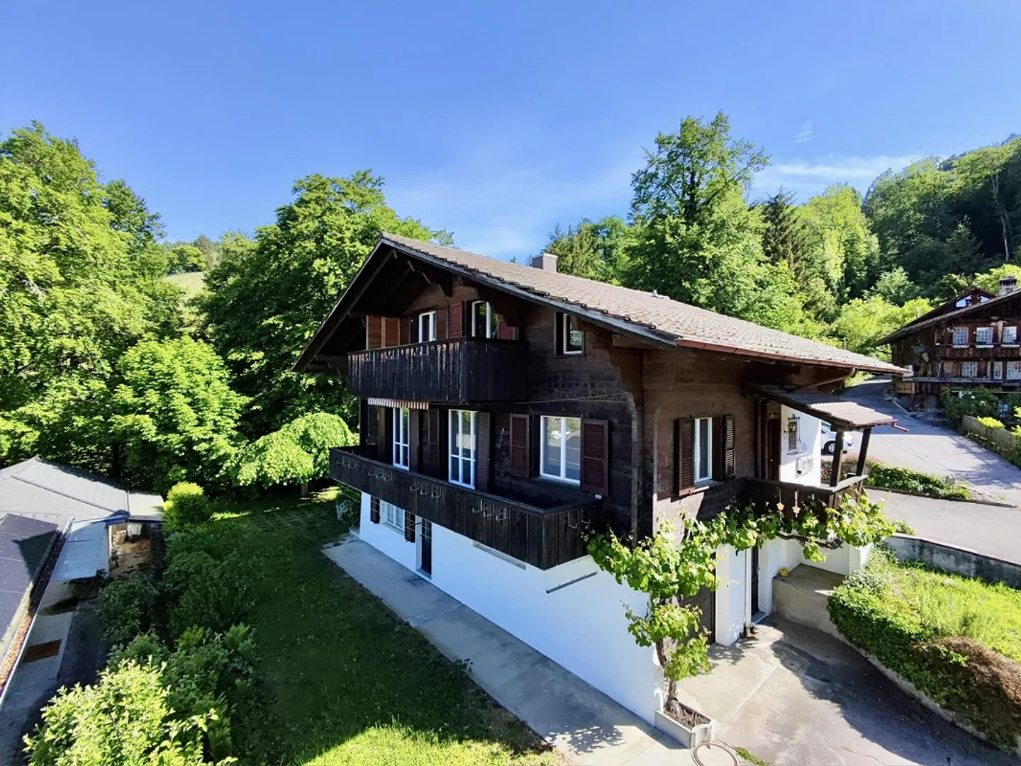 Hünibach: House in a sunny location above Lake Thun - Photo 1 of 9