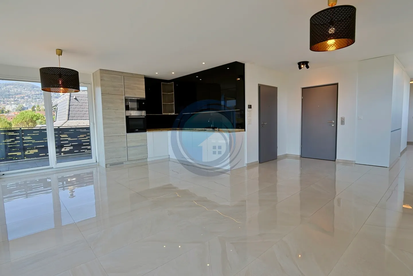 Appartement de Luxe avec Balcons - Photo 2 sur 16