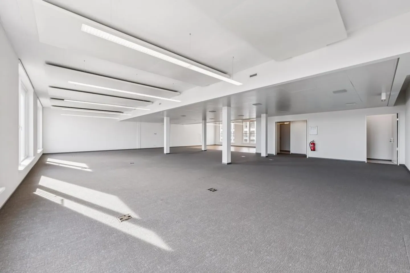 Spazio ufficio attraente in una posizione centrale nell'area Richti - Foto 5 di 11