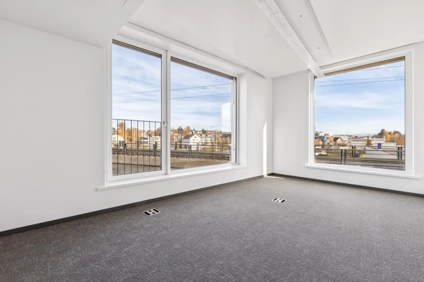 Spazio ufficio attraente in una posizione centrale nell'area Richti - Foto 6 di 11