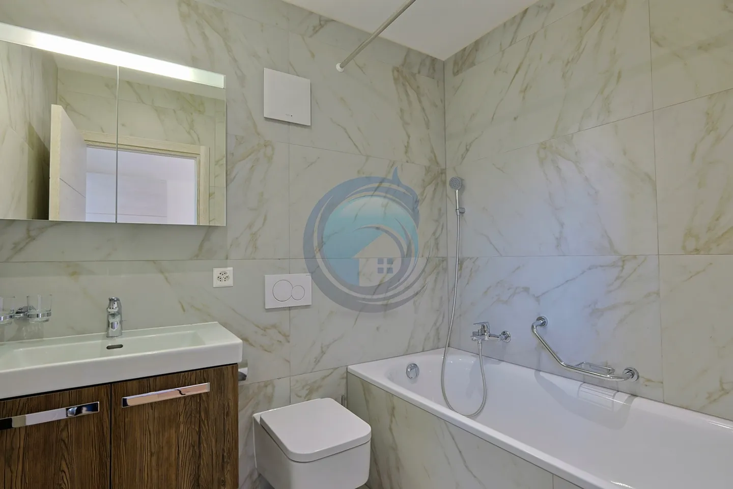 Appartement de Luxe avec Balcons - Photo 8 sur 16