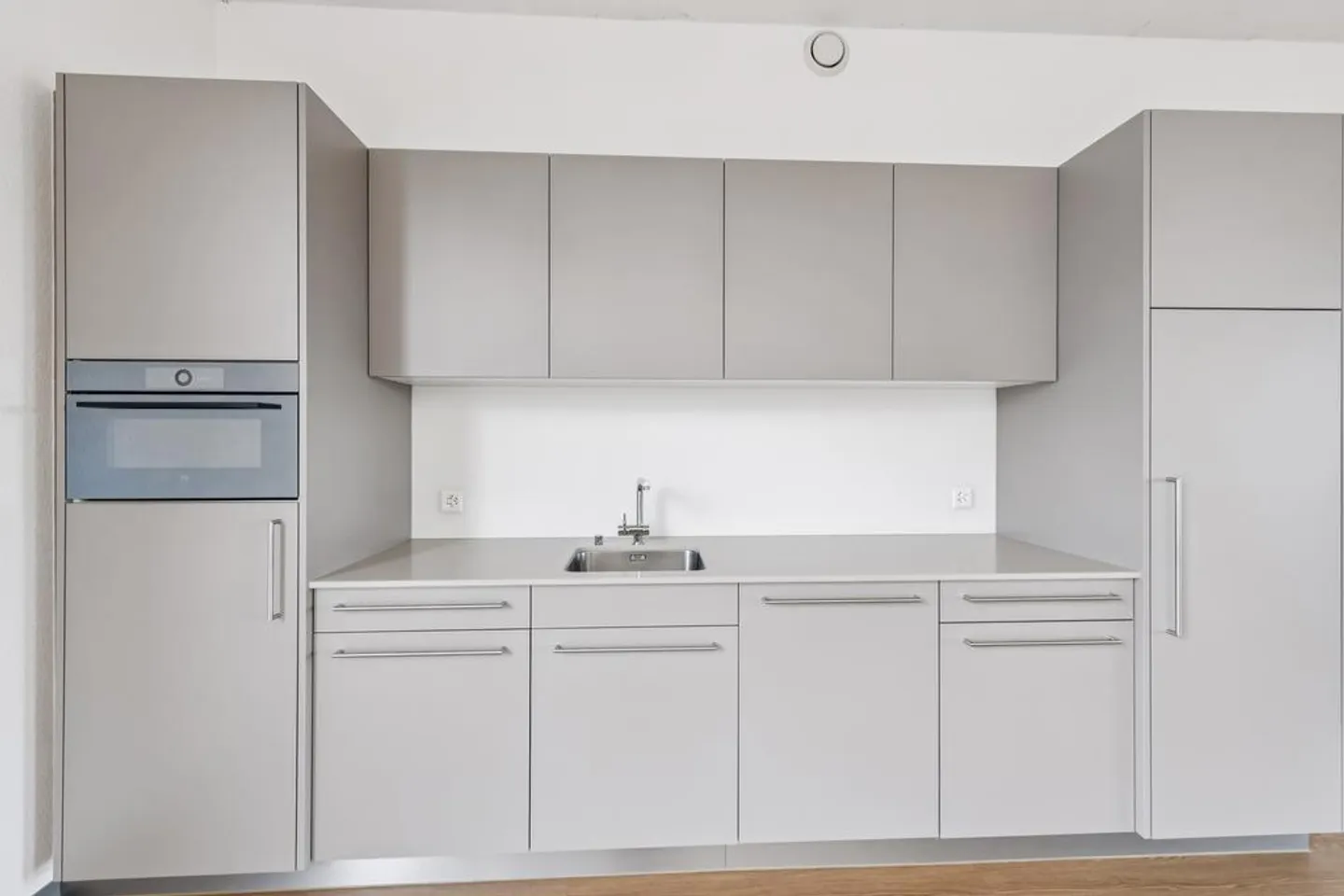 Spazio ufficio attraente in una posizione centrale nell'area Richti - Foto 8 di 11