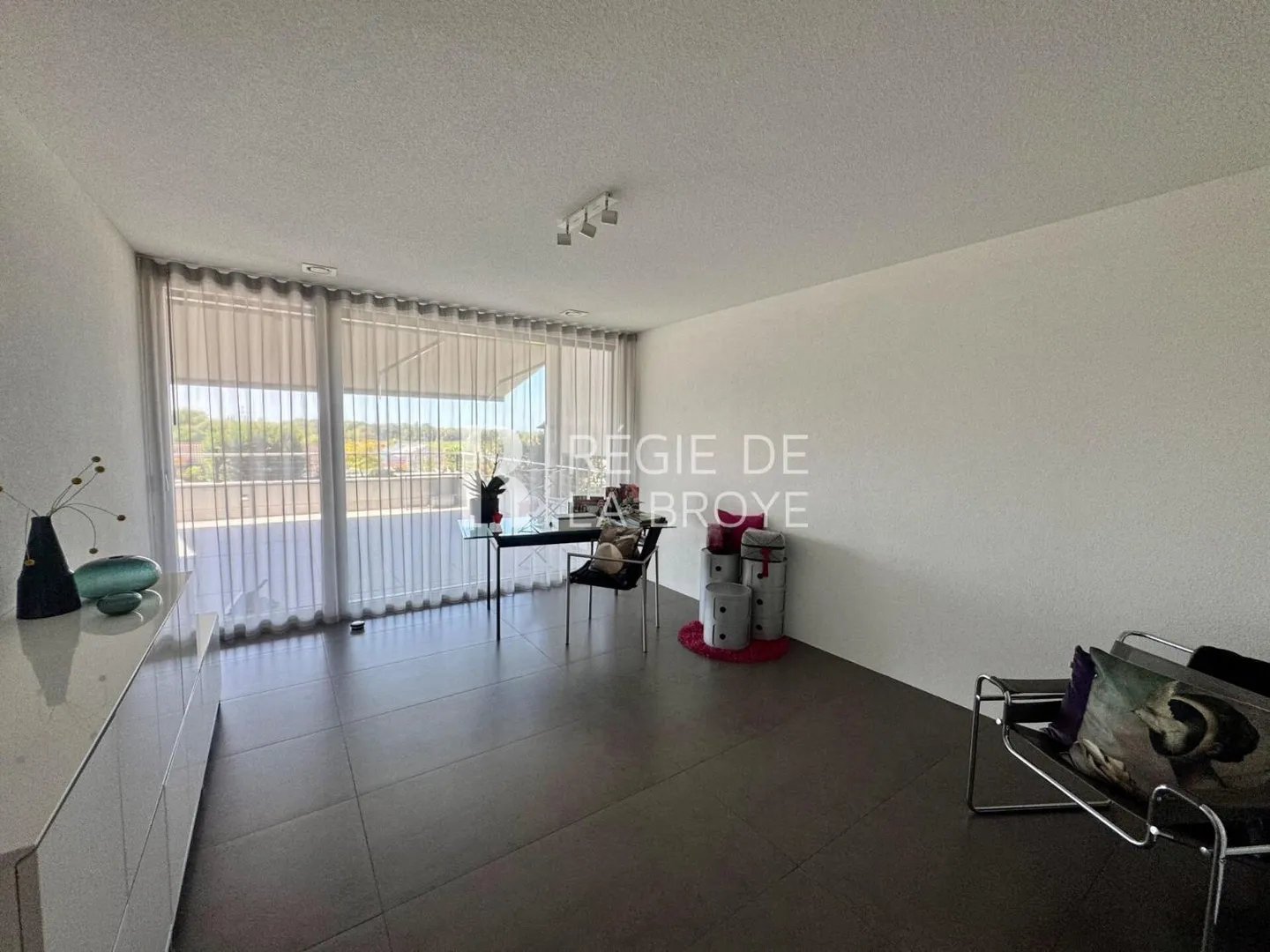 Appartamento di alta classe con 4,5 stanze a Gampelen - Foto 10 di 13