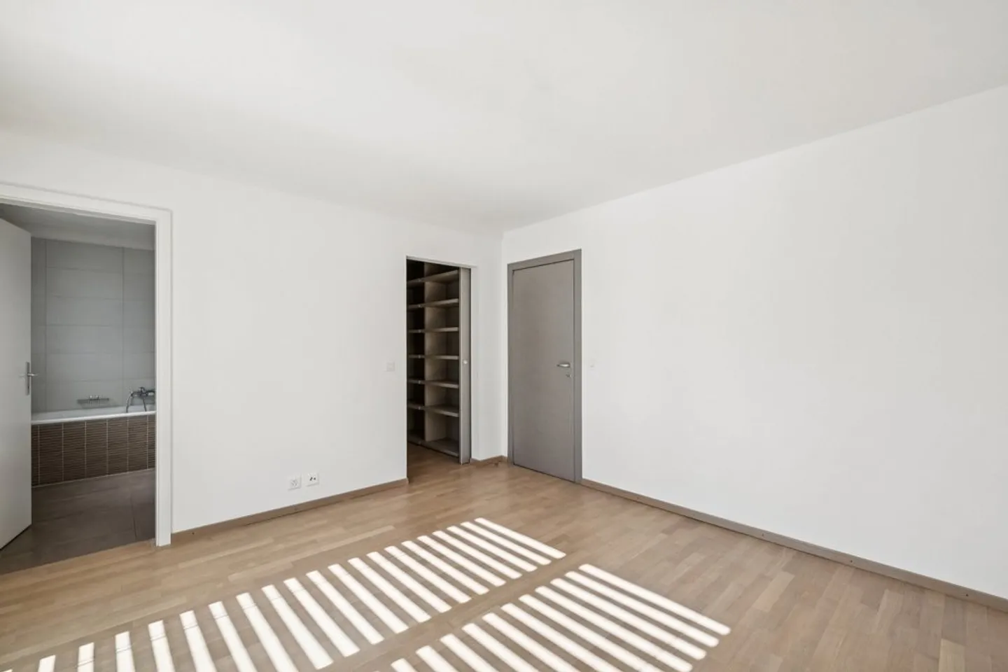 Prächtiges, geräumiges und helles Dachgeschoss in der Nähe des Genfersees - Foto 9 von 11