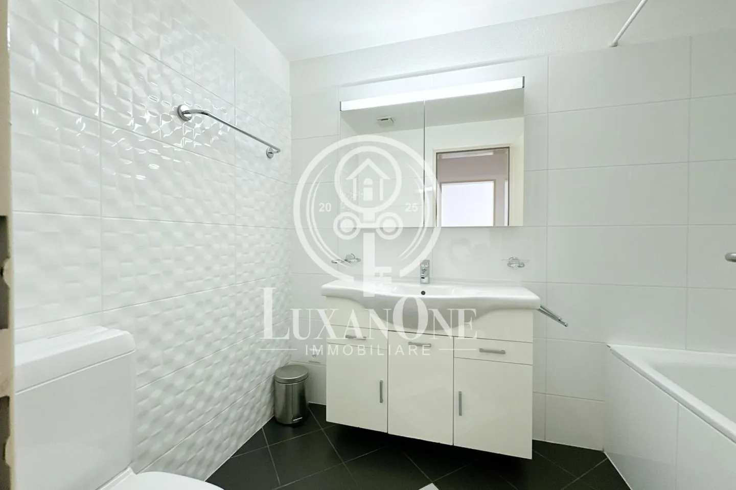 Beautiful 3.5-room apartment in the Residenza Robinia - central, sunny, furnished - Photo 8 of 11