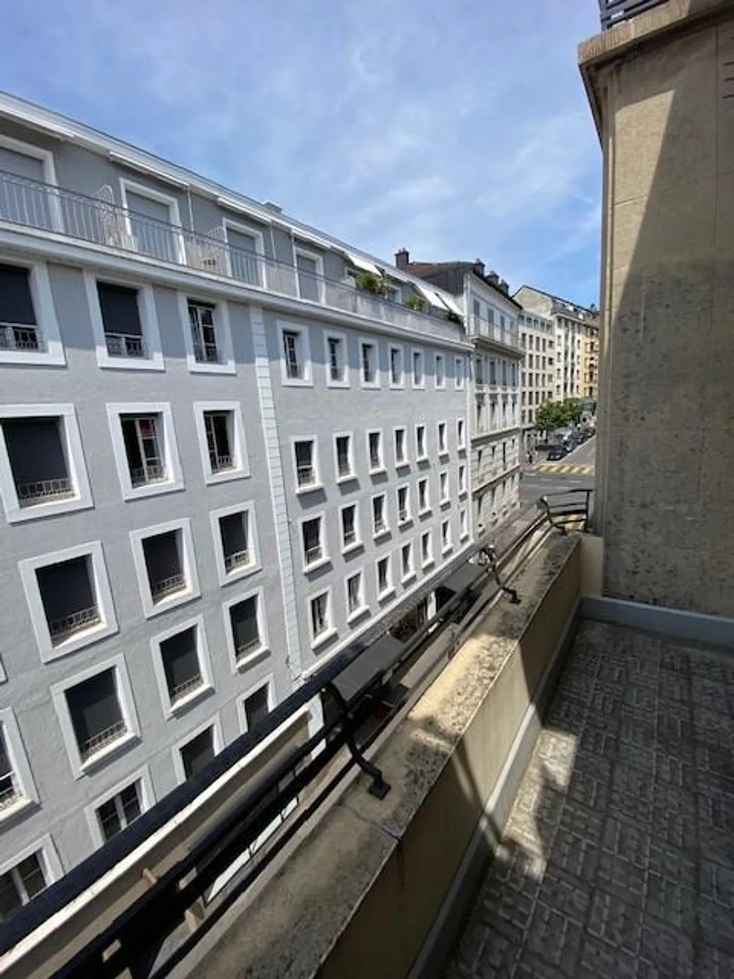 Beautiful 3.5-room apartment with two balconies in the heart of Lausanne - Photo 2 of 11