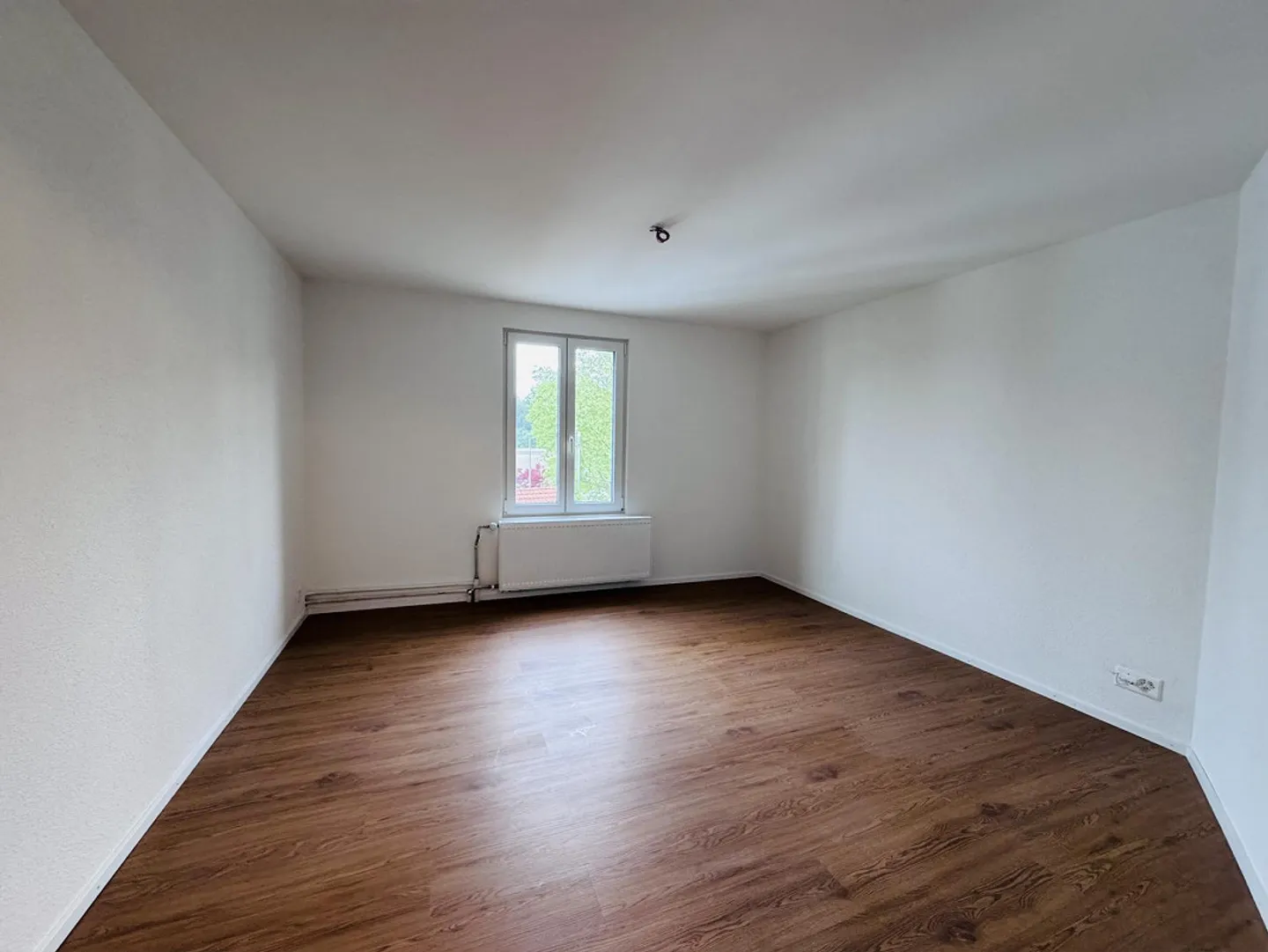Studios rénovés avec cuisine et salle de bain communes directement à la gare - Photo 6 sur 8