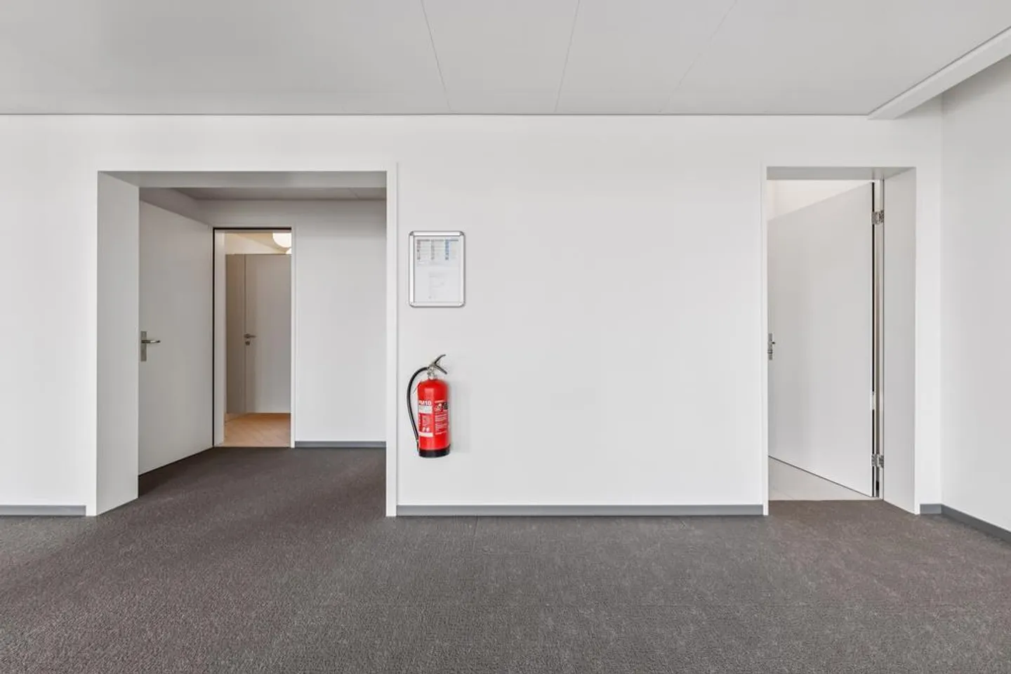 Spazio ufficio attraente in una posizione centrale nell'area Richti - Foto 10 di 11