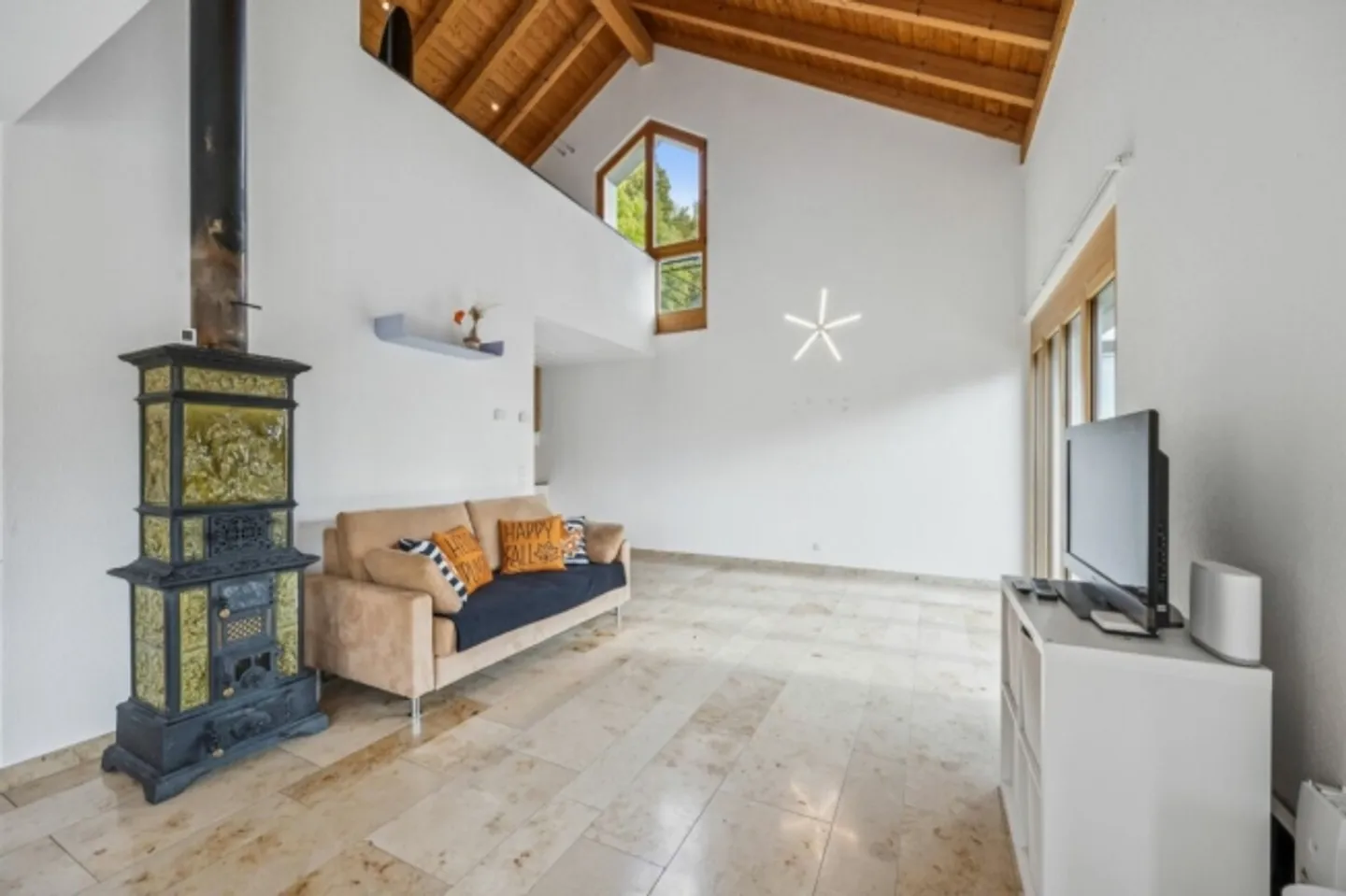 «Freistehendes 5.5-Zimmer-Einfamilienhaus mit Seesicht» - Foto 5 von 13