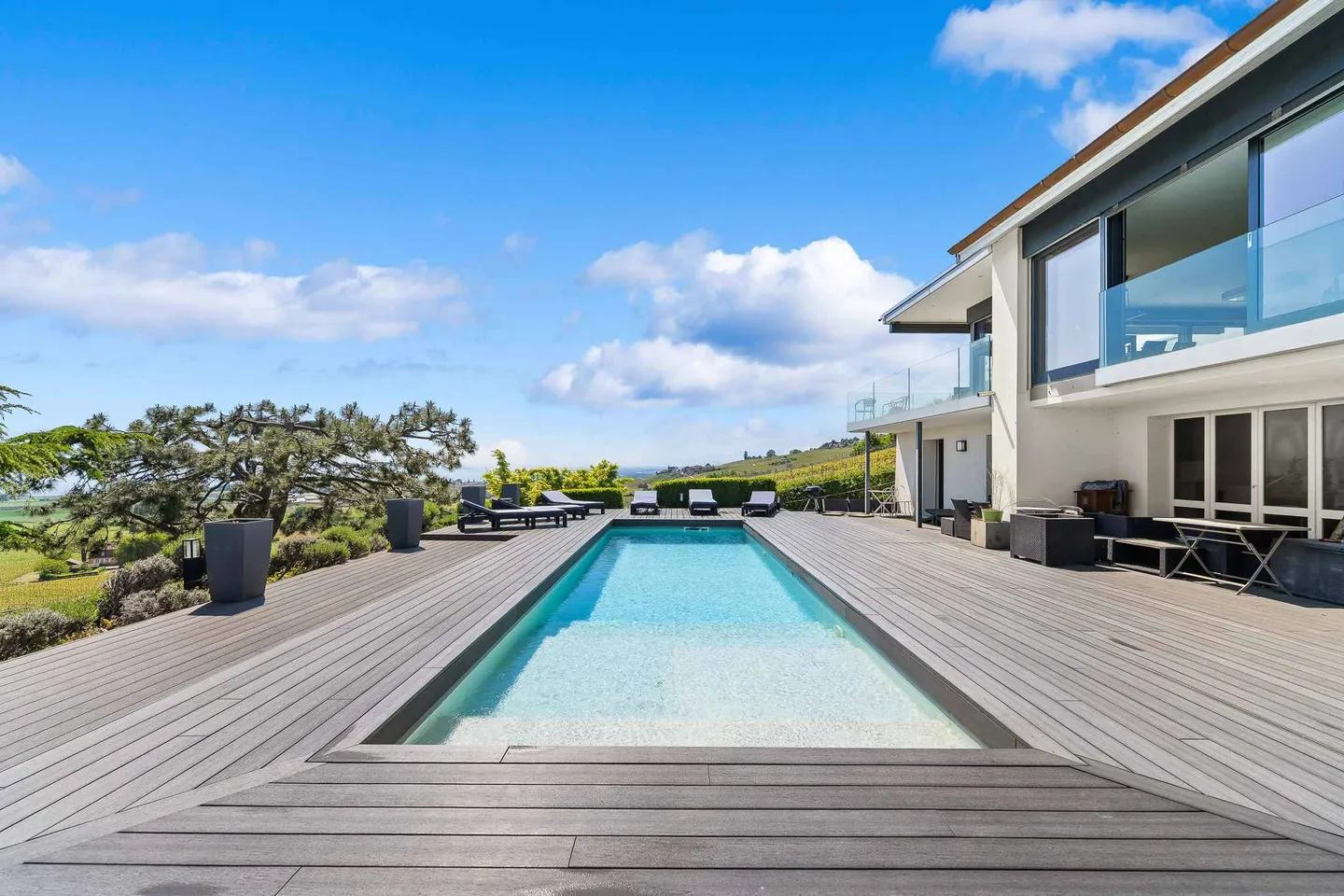 Villa extraordinaire avec piscine et vue panoramique sur le lac - Photo 9 sur 9