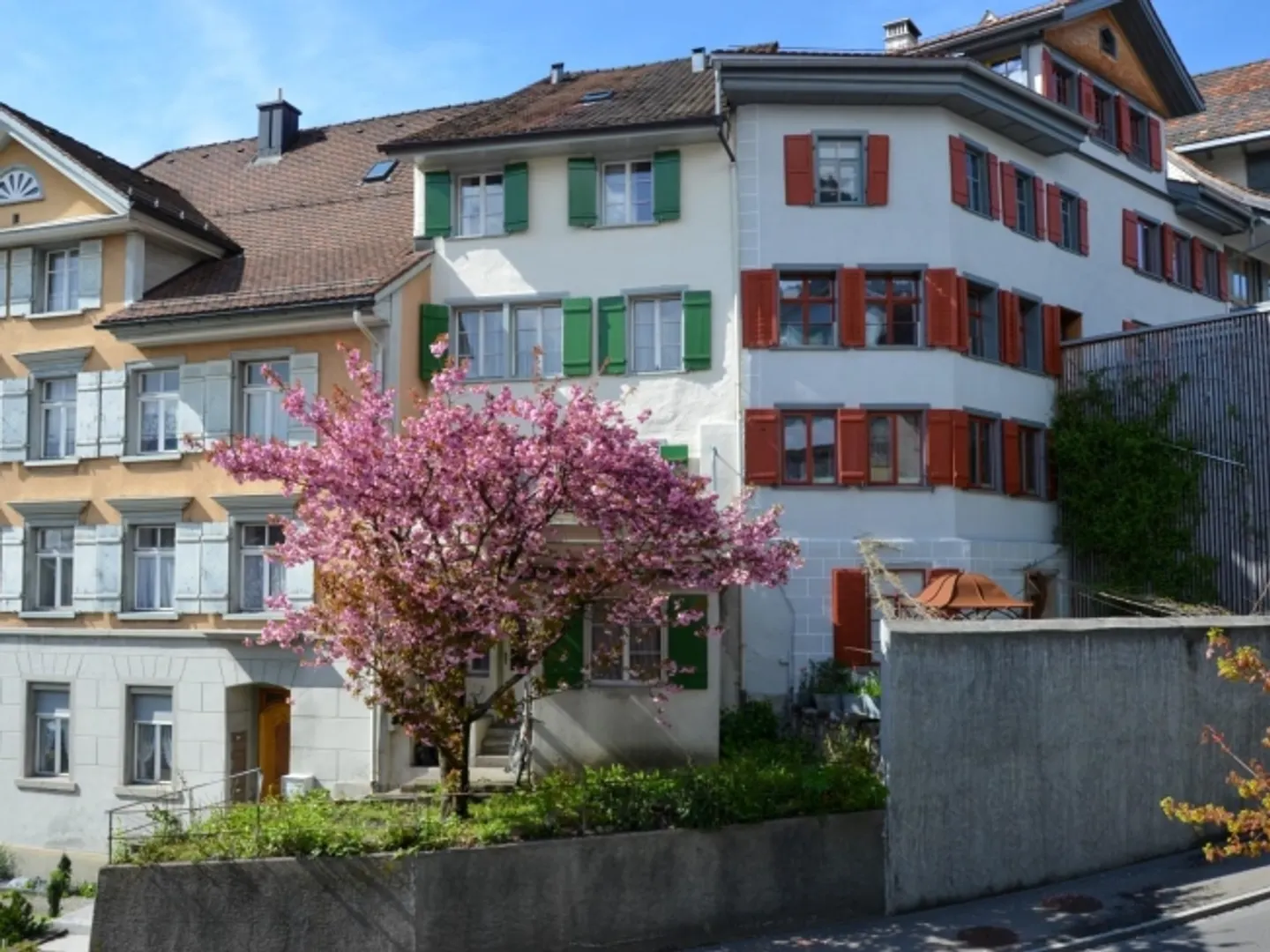 2.5-room old town apartment with sunny balcony - Photo 1 of 1