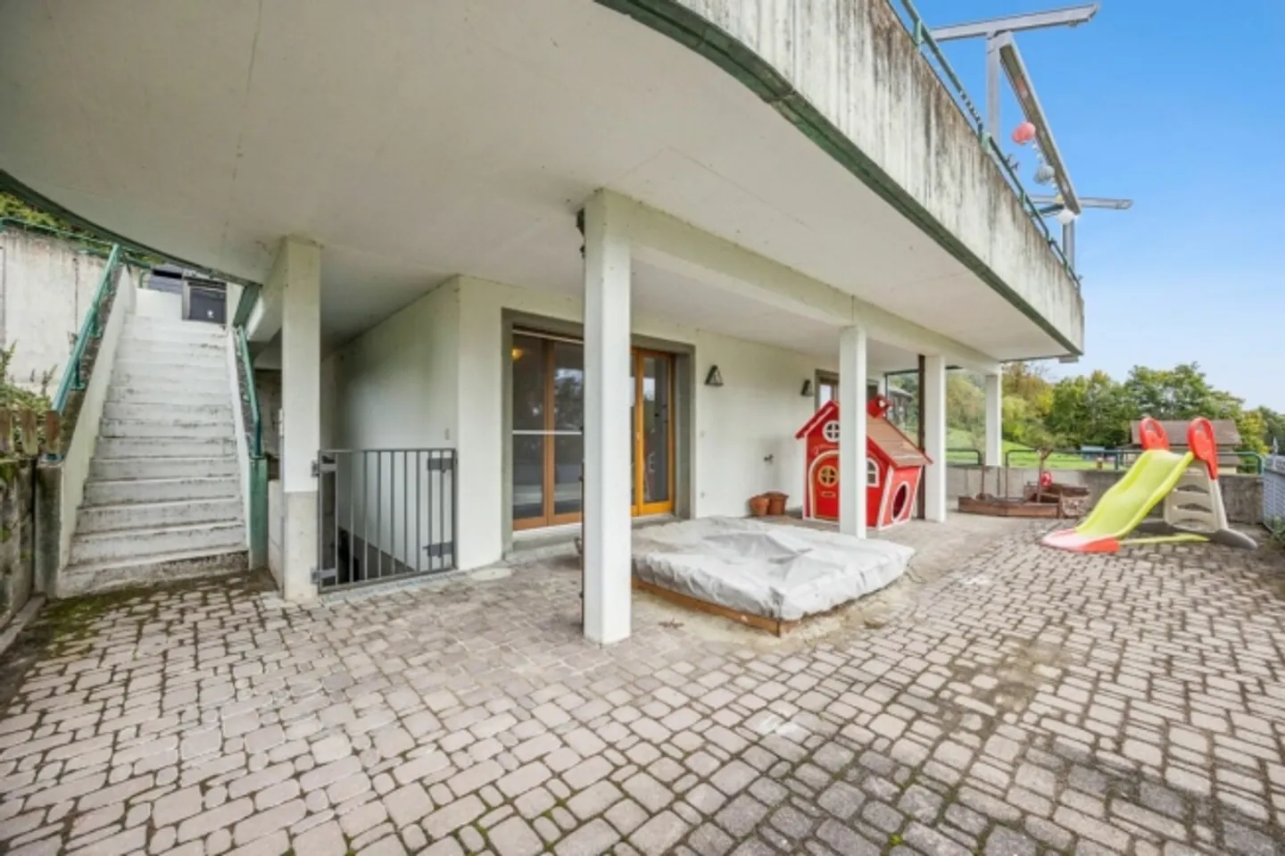 «Freistehendes 5.5-Zimmer-Einfamilienhaus mit Seesicht» - Foto 9 von 13