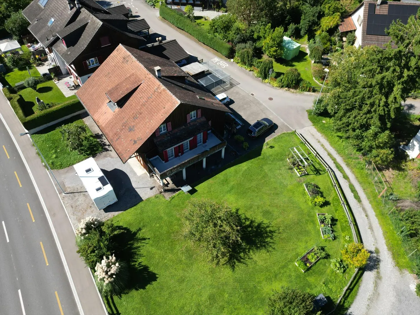 Beautiful 5.5-room single-family house with barn in Hefenhofen - Photo 1 of 13