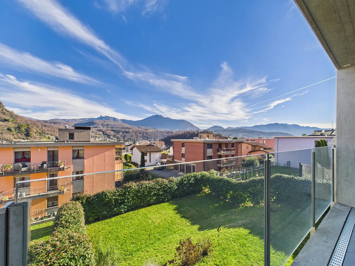Appartement moderne 2.5 pièces avec grande terrasse à Gravesano - Photo 8 sur 10