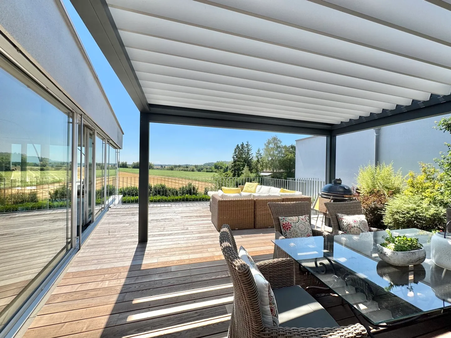 Exclusive Terrace House with Alpine View - Photo 3 of 11