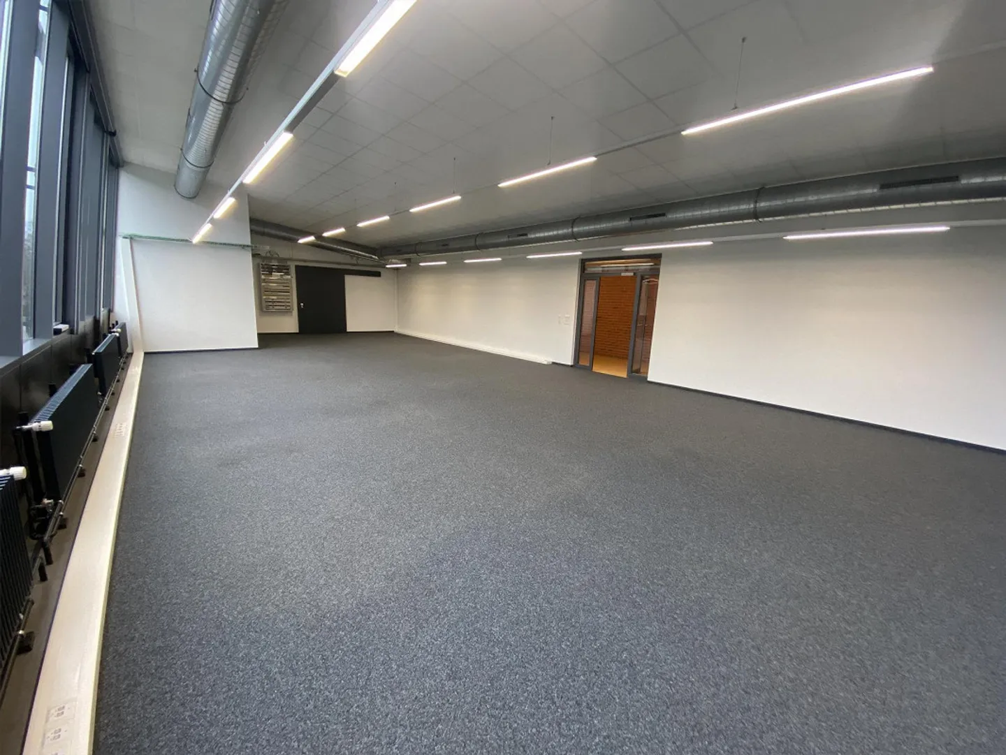 Ufficio separato in ufficio condiviso - Foto 4 di 7