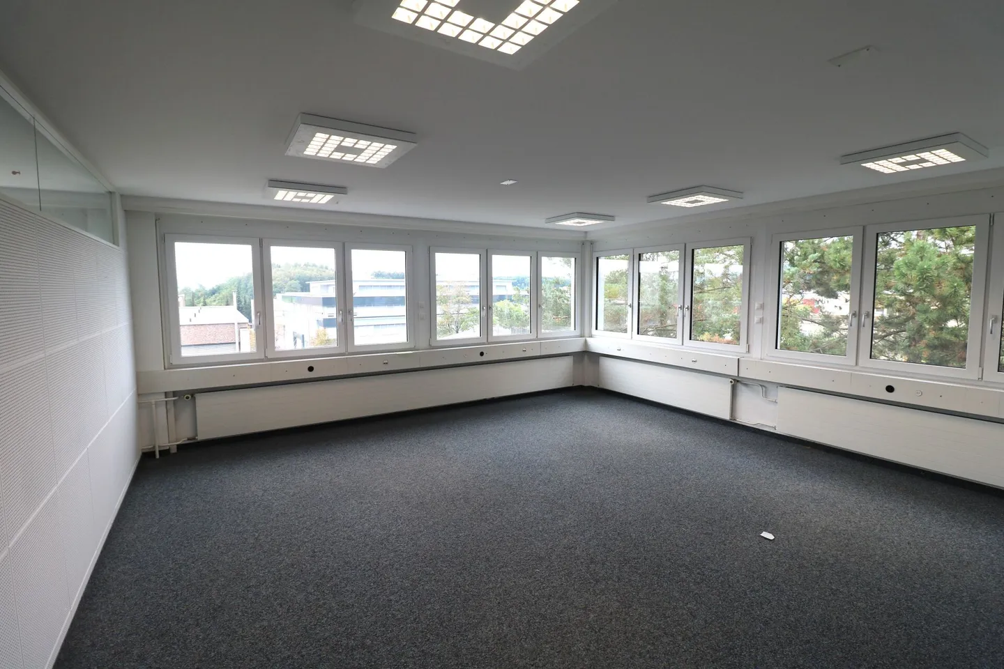 Spazio ufficio moderno in affitto - Foto 10 di 11