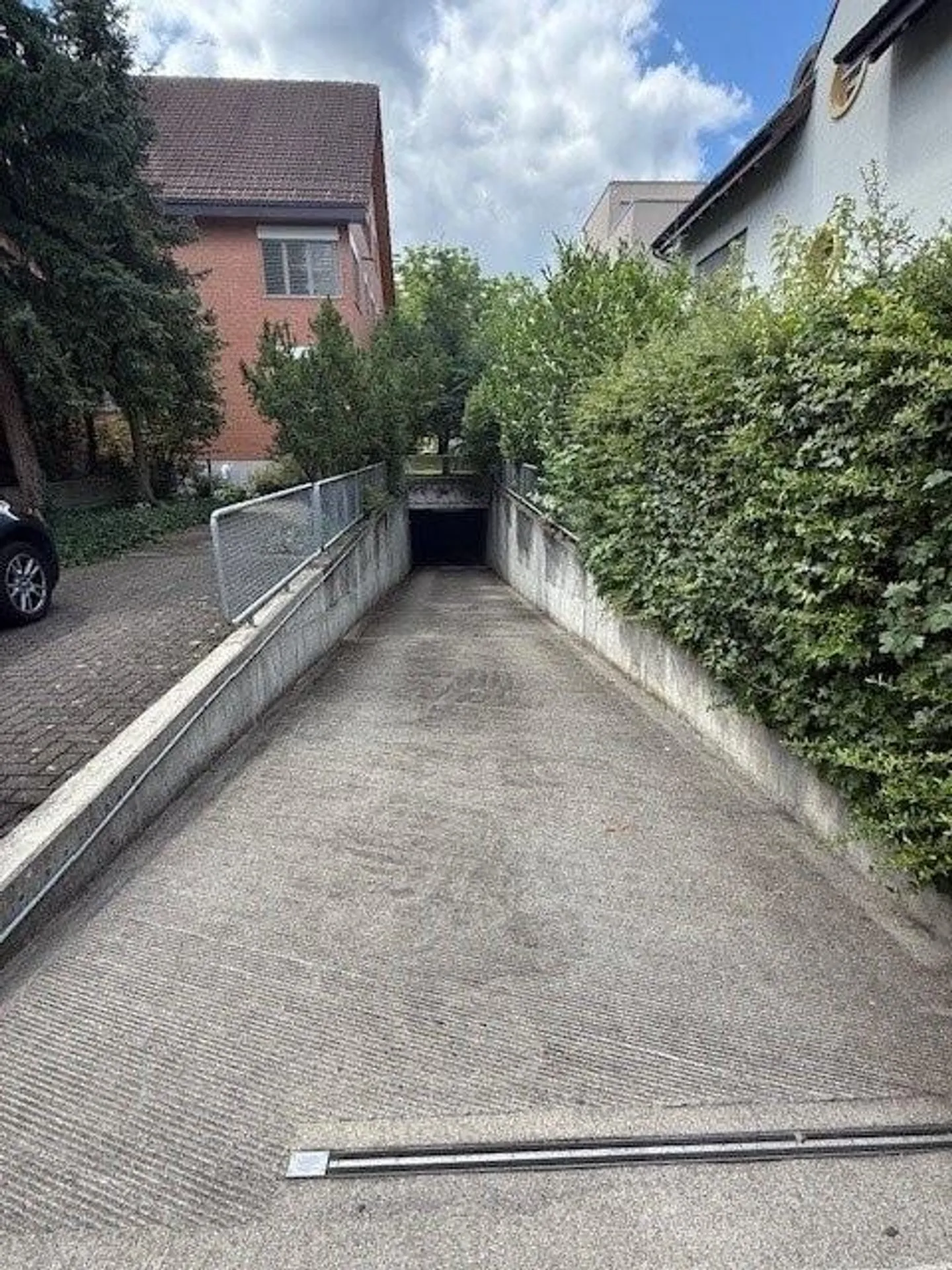 Garage souterrain à louer à Reinach BL - Photo 2 sur 3